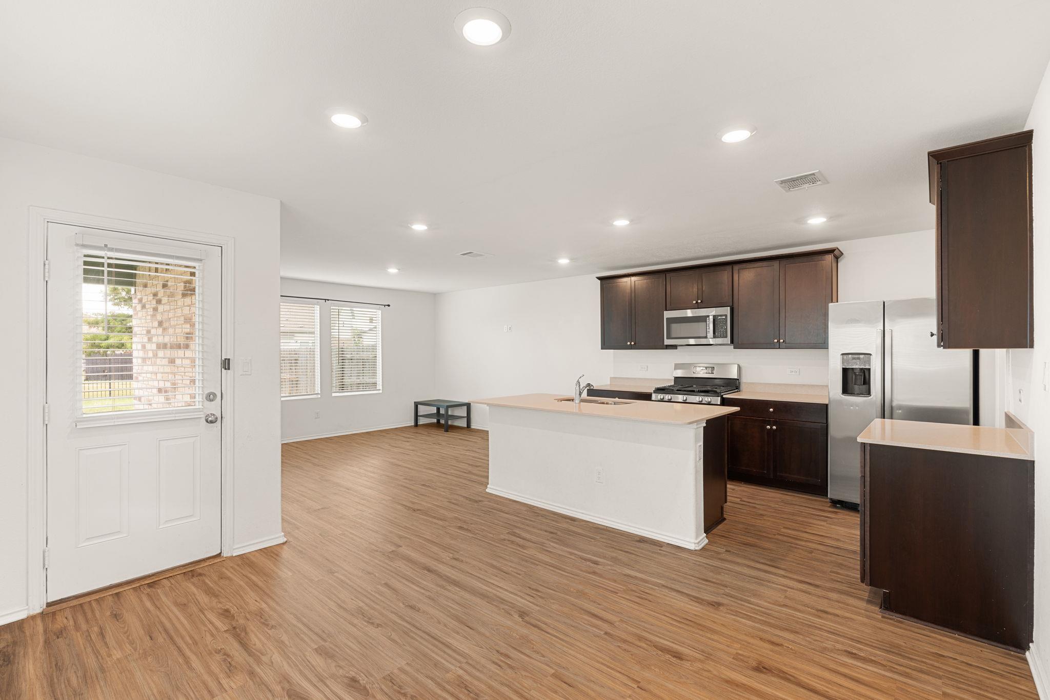 176 Andross LN