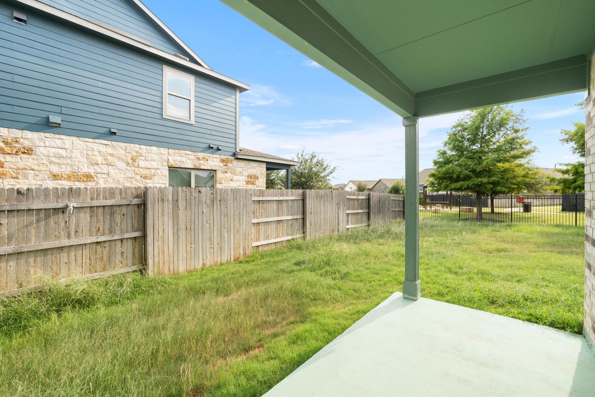 176 Andross LN