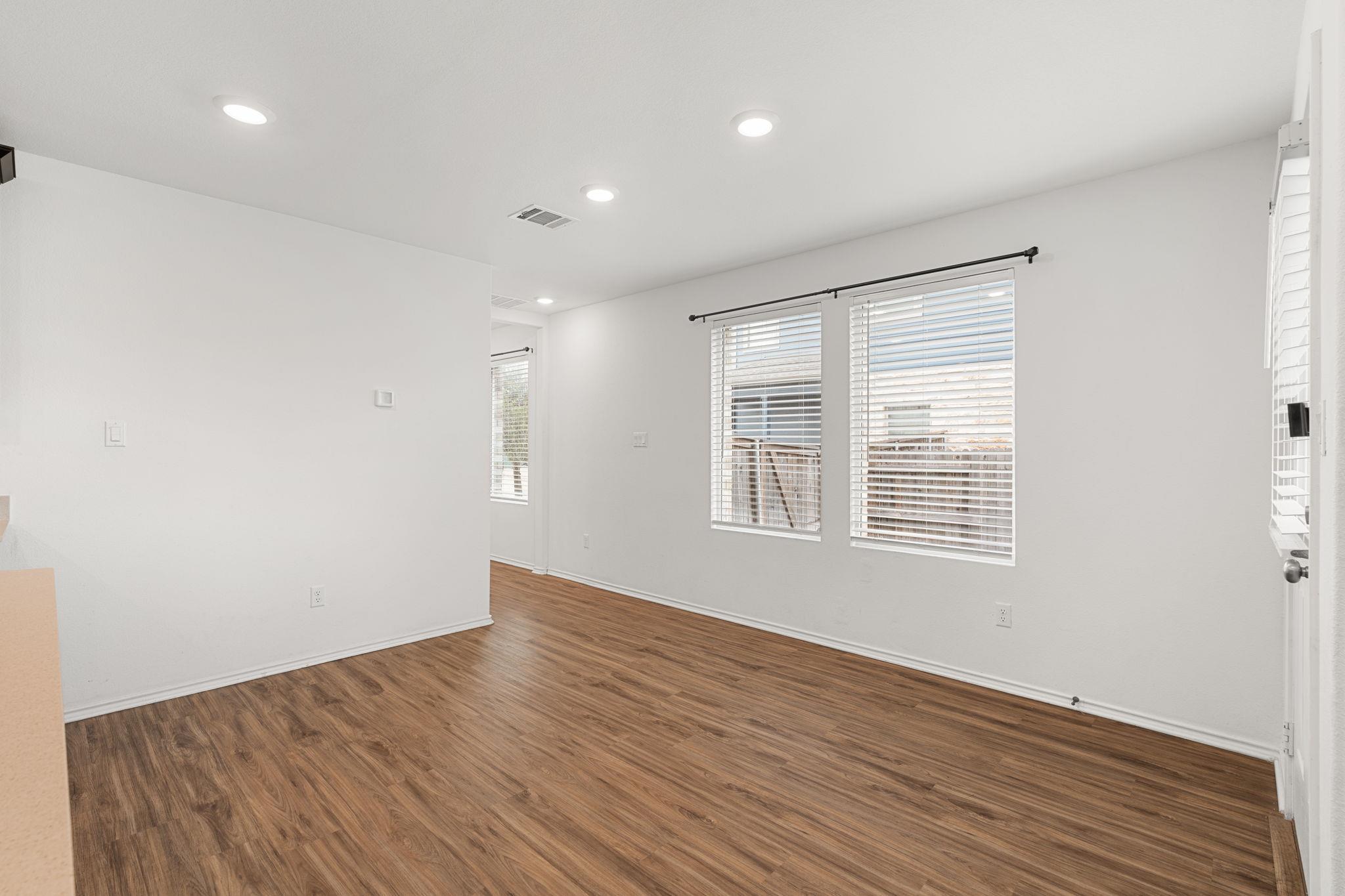 176 Andross LN