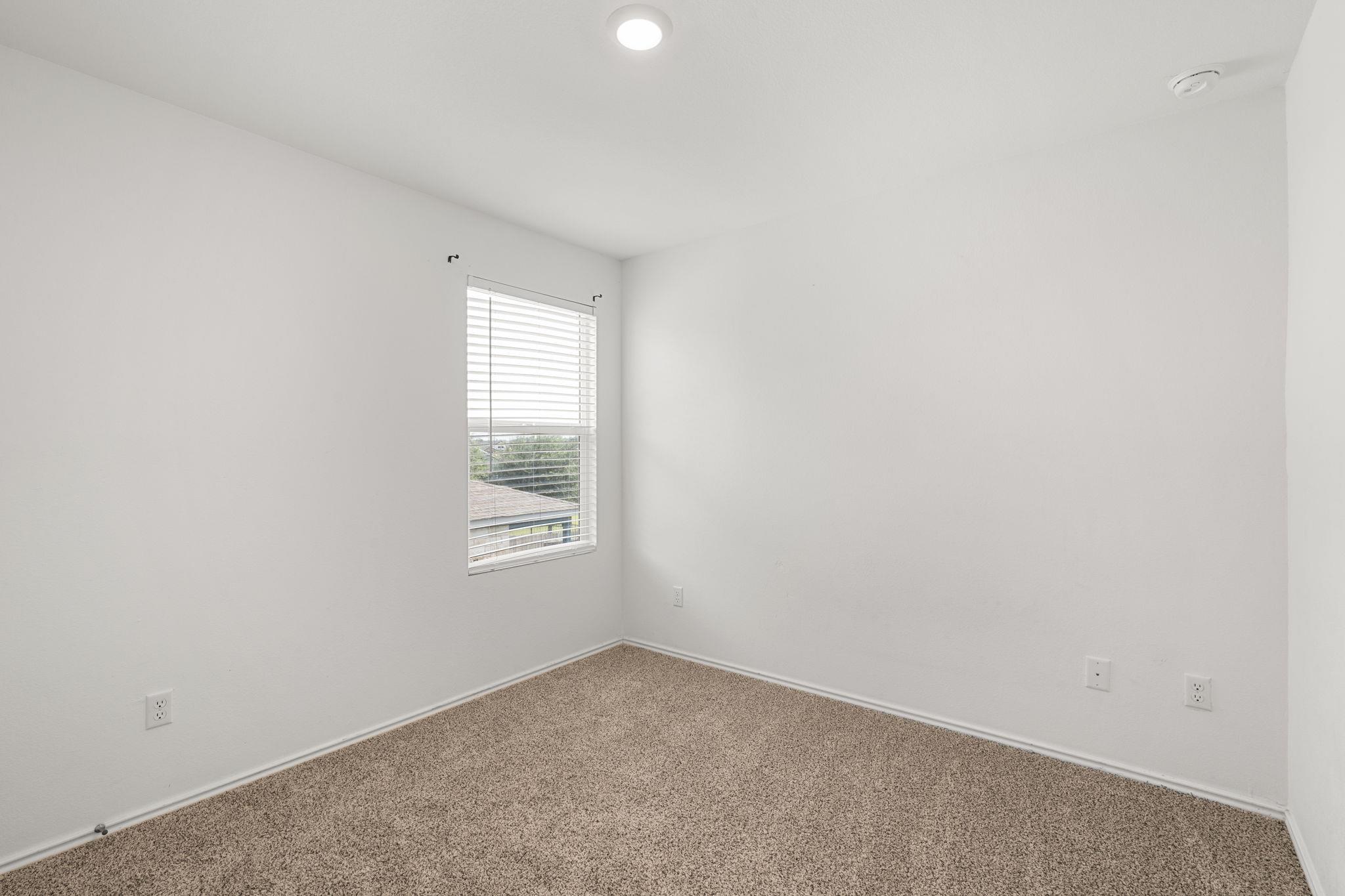 176 Andross LN