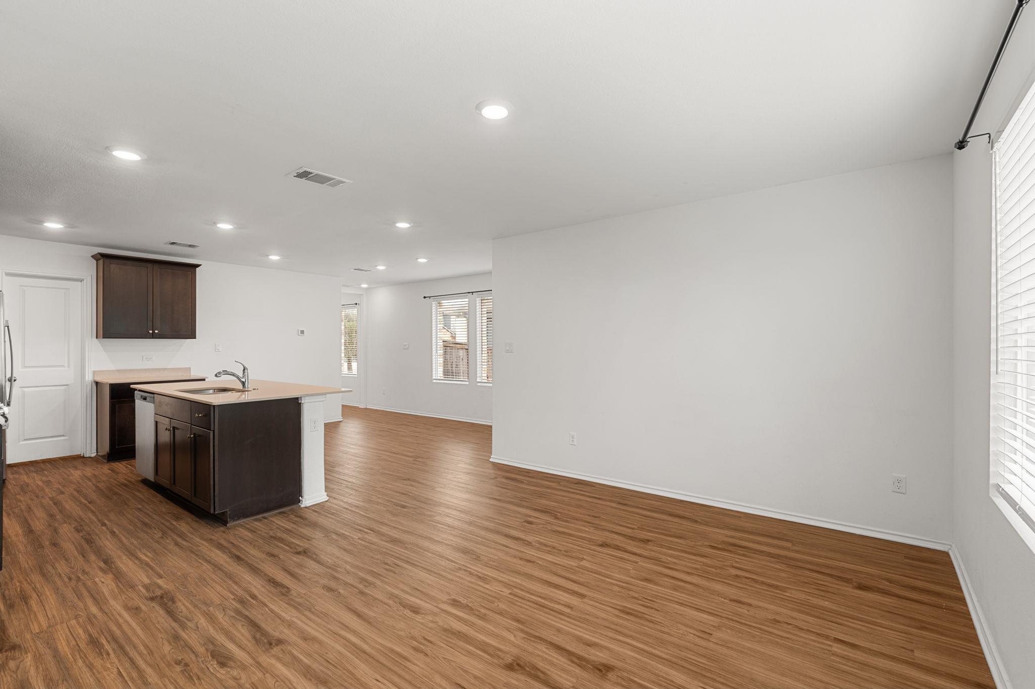 176 Andross LN
