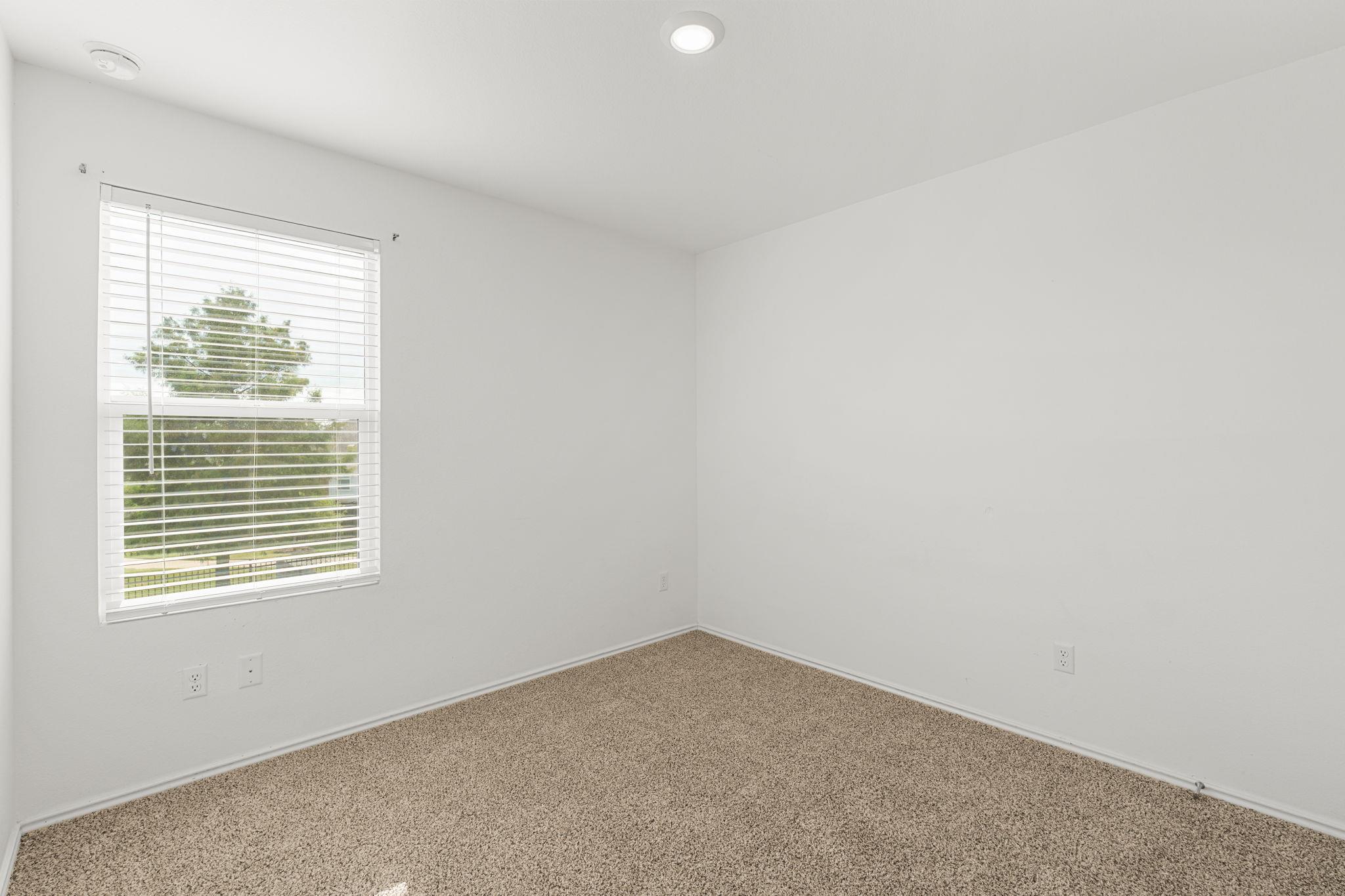 176 Andross LN