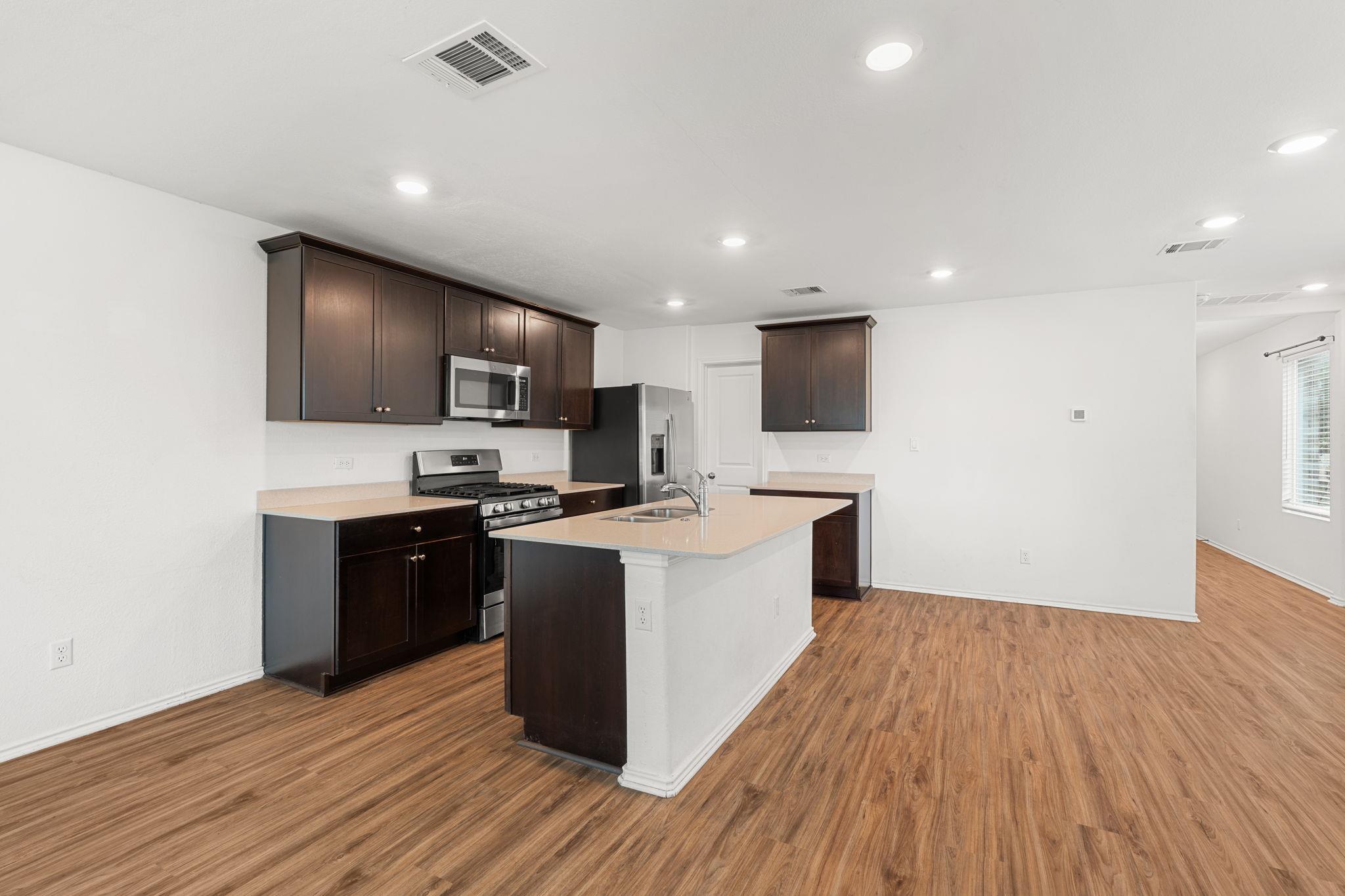 176 Andross LN