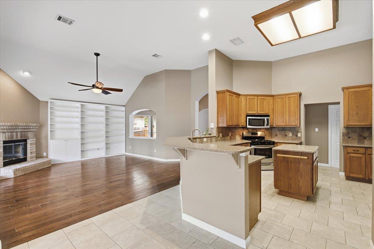 20004 Canterwood LN