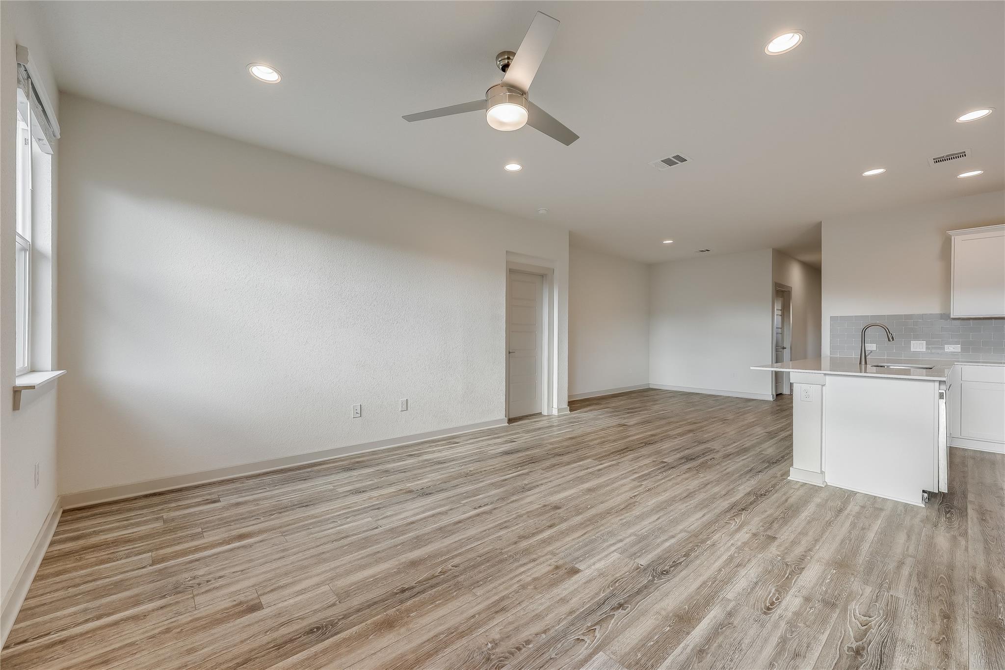 153 Filifera CT