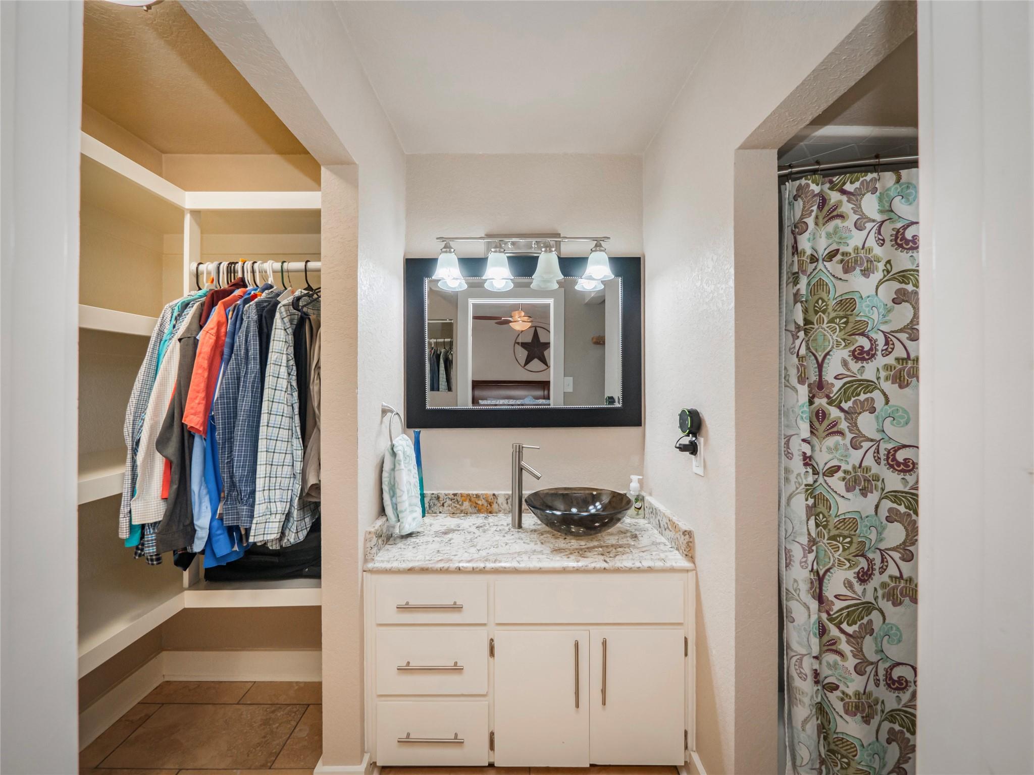 704 Horseshoe Bay BLVD Unit: L