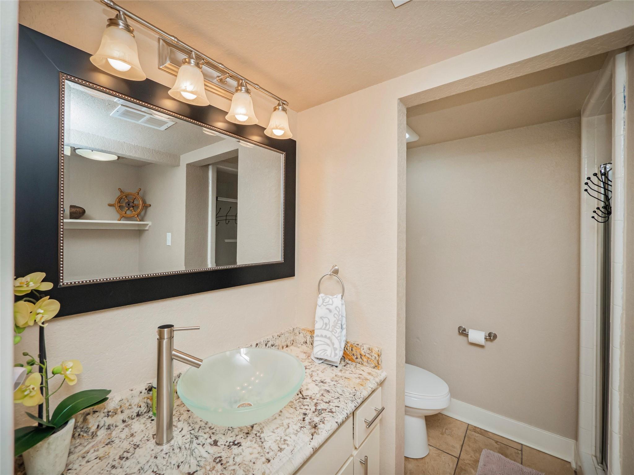 704 Horseshoe Bay BLVD Unit: L
