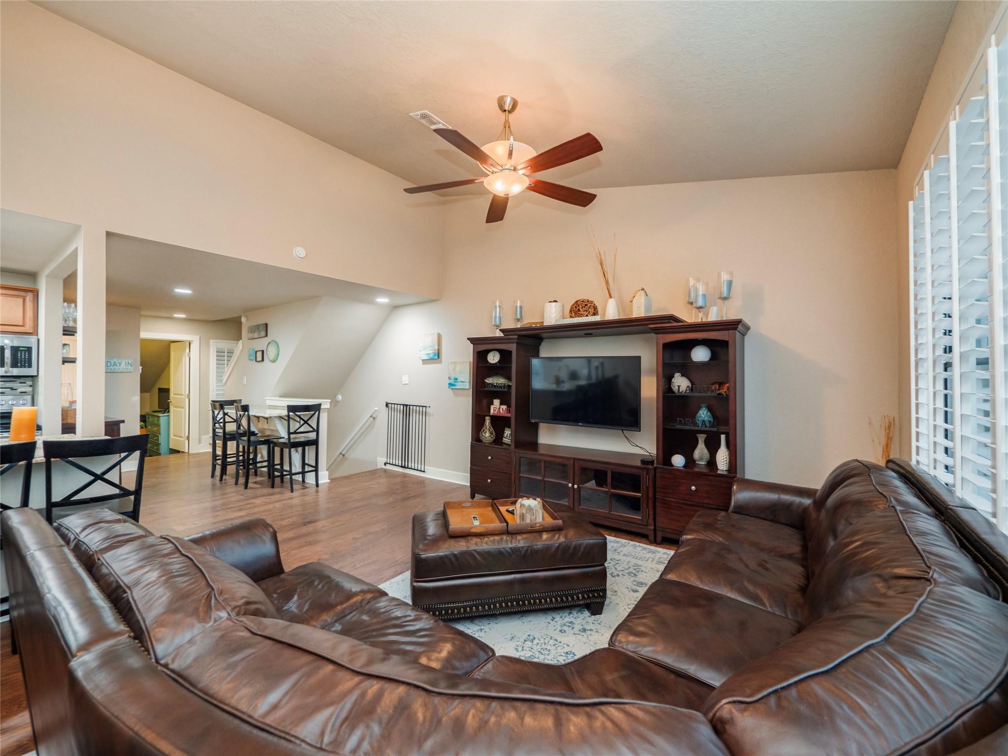 704 Horseshoe Bay BLVD Unit: L