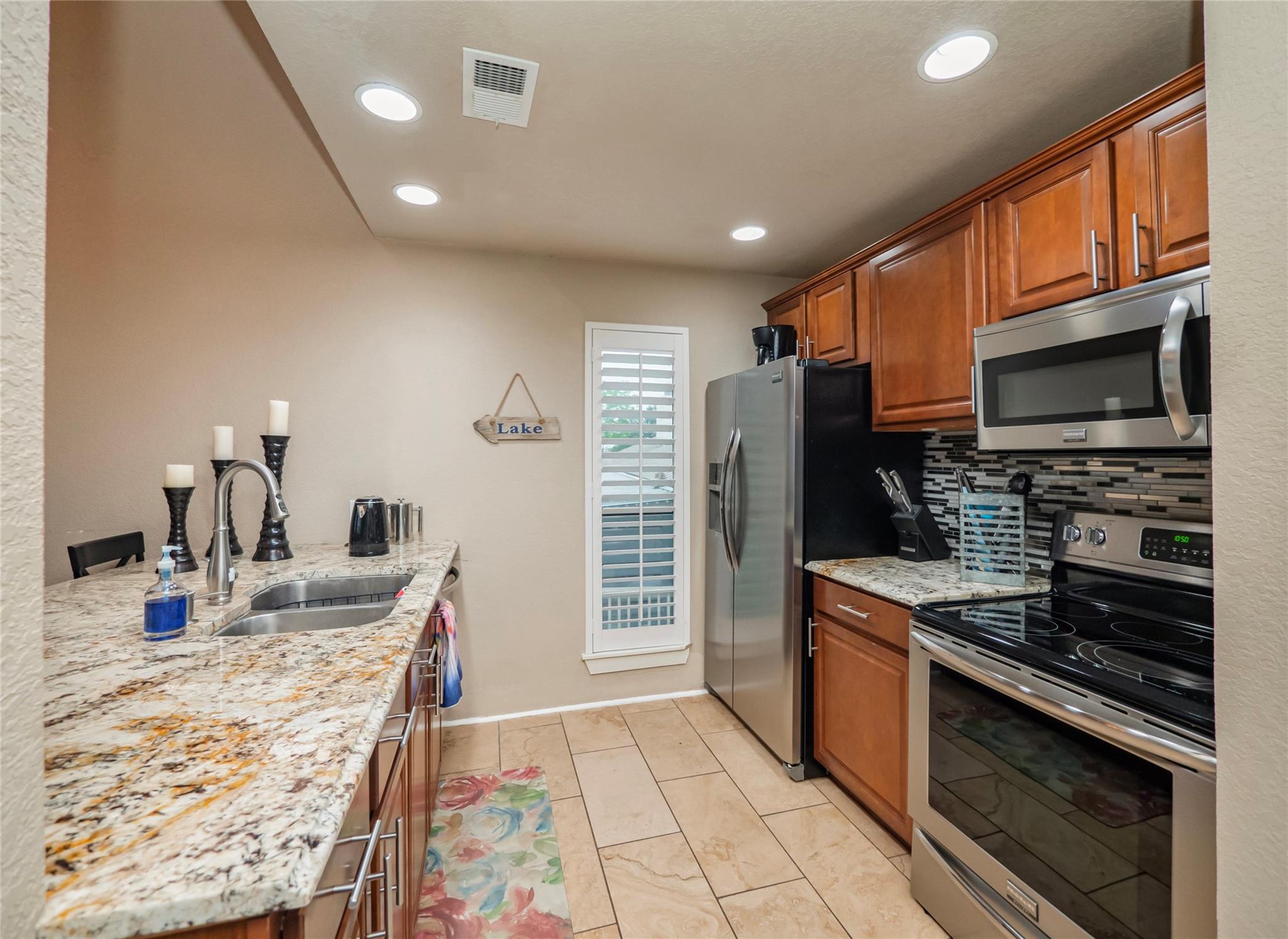 704 Horseshoe Bay BLVD Unit: L