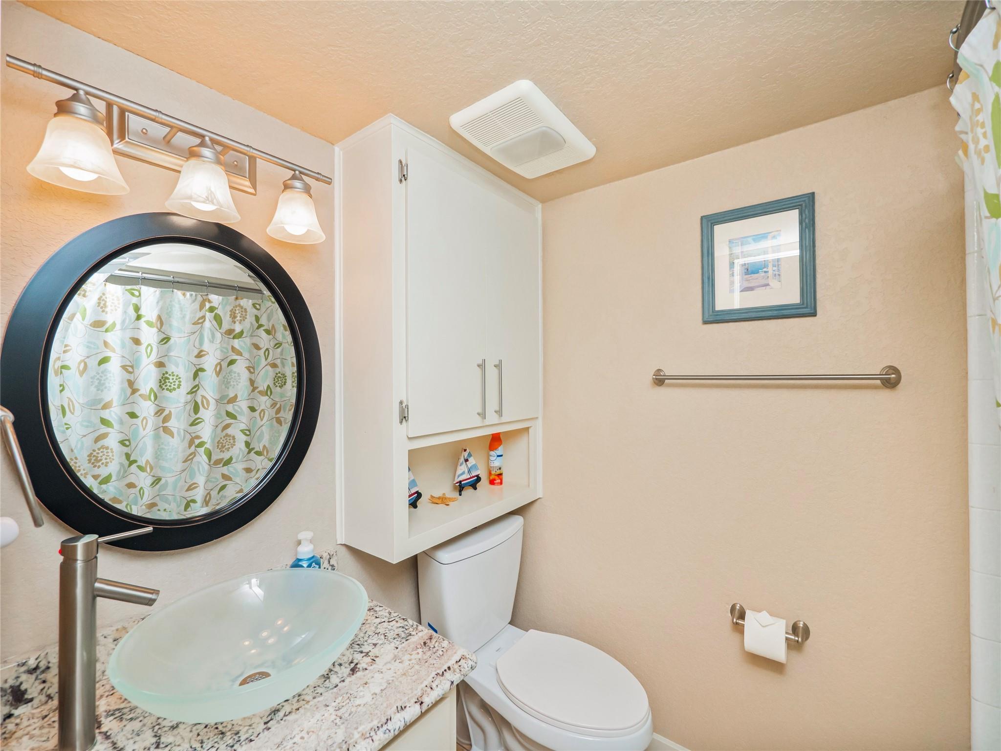 704 Horseshoe Bay BLVD Unit: L