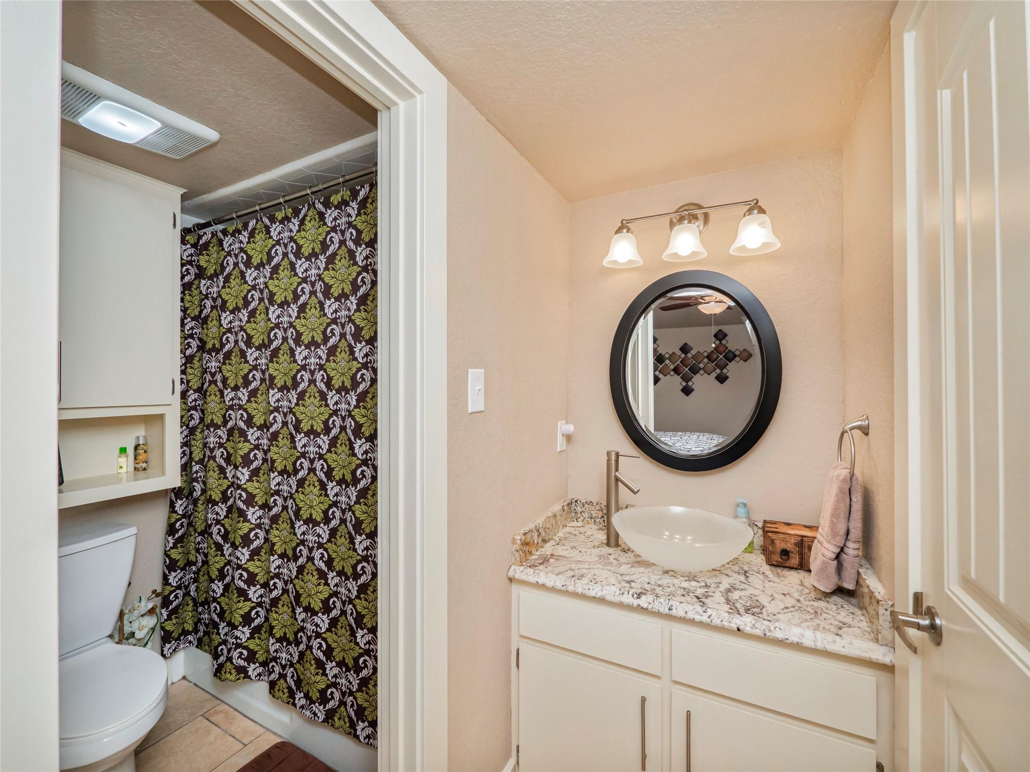 704 Horseshoe Bay BLVD Unit: L