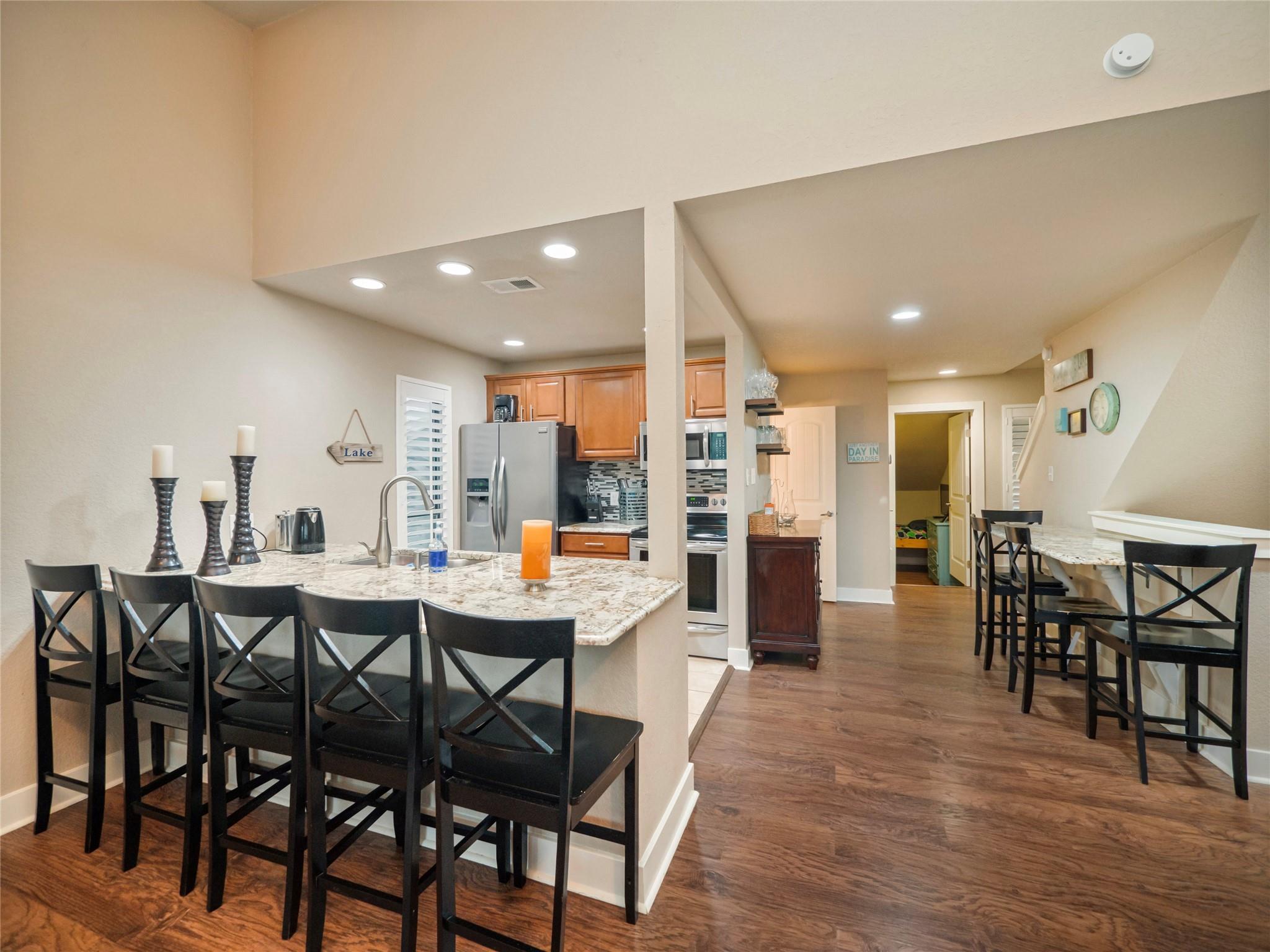 704 Horseshoe Bay BLVD Unit: L