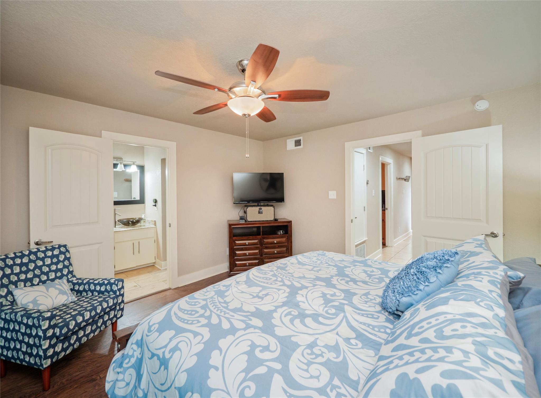 704 Horseshoe Bay BLVD Unit: L