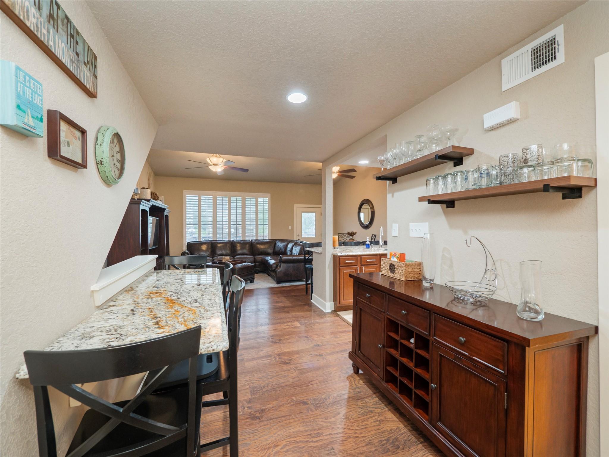 704 Horseshoe Bay BLVD Unit: L