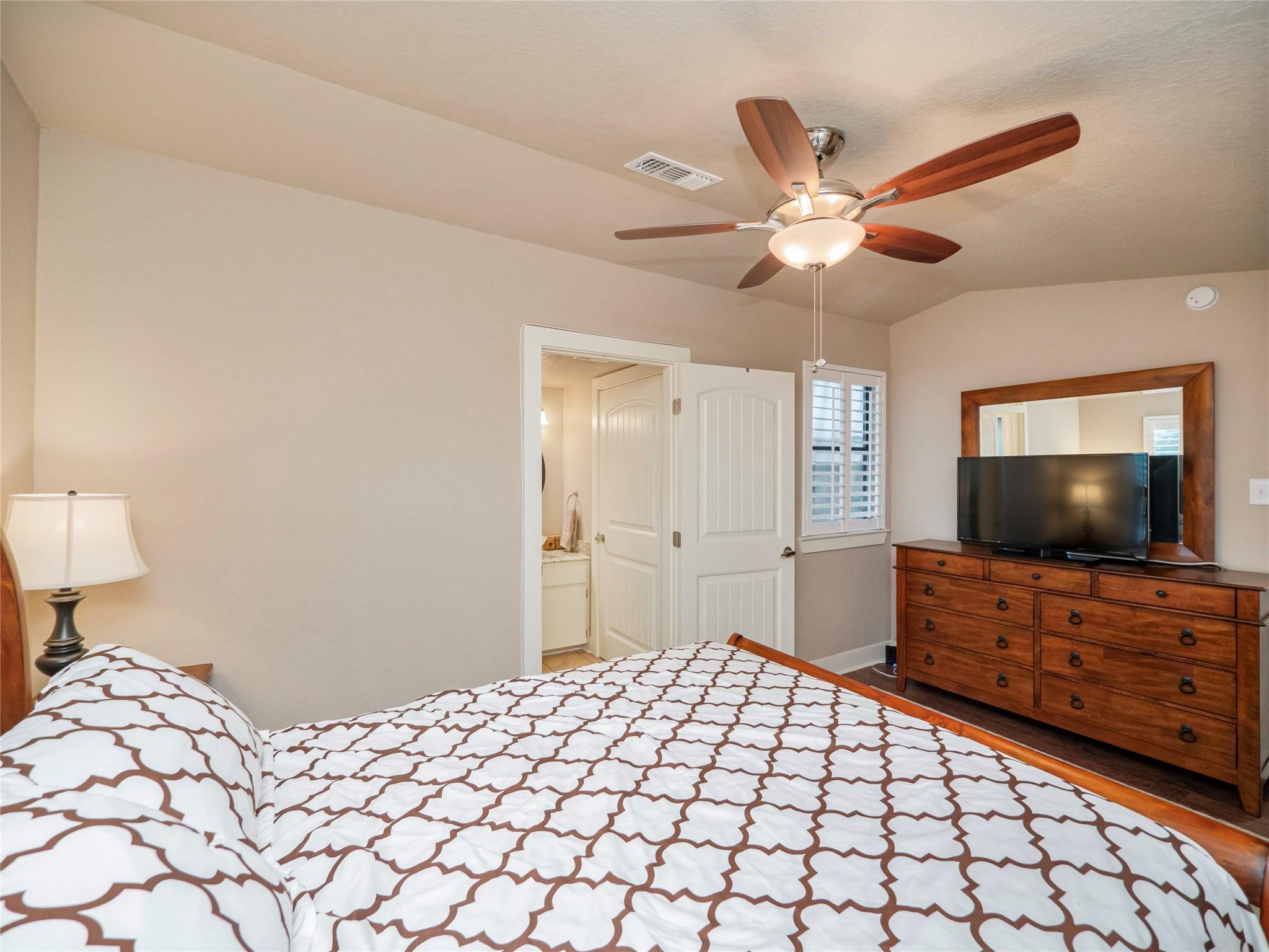 704 Horseshoe Bay BLVD Unit: L
