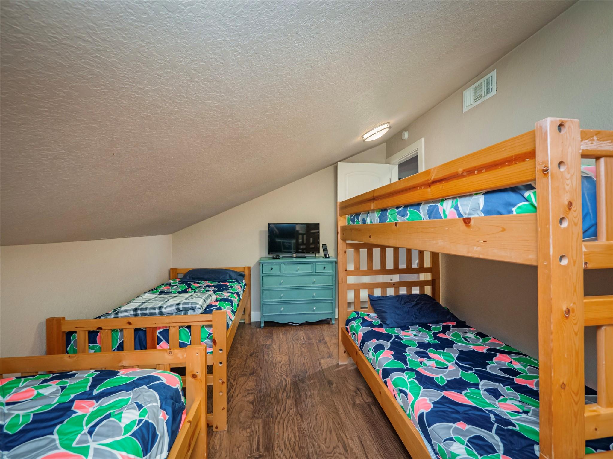 704 Horseshoe Bay BLVD Unit: L