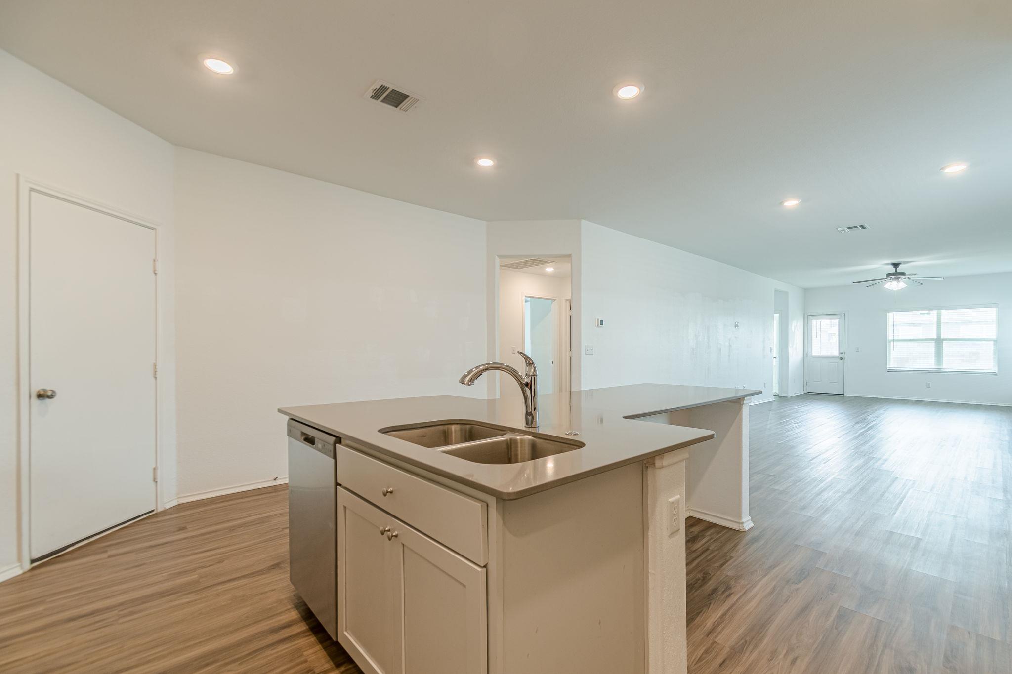 341 Escondido CIR