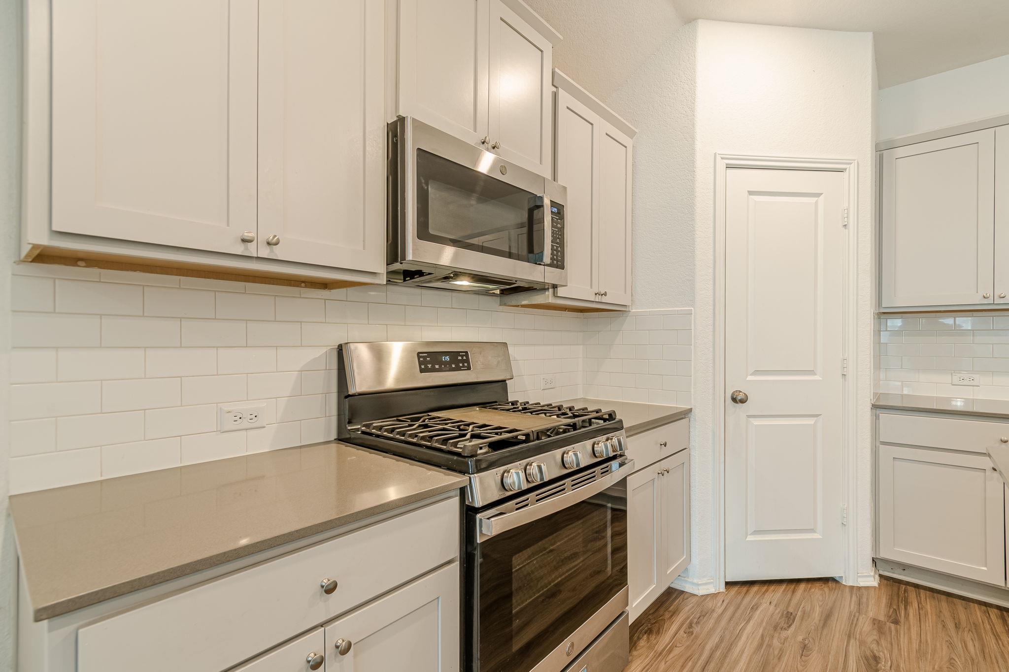 341 Escondido CIR