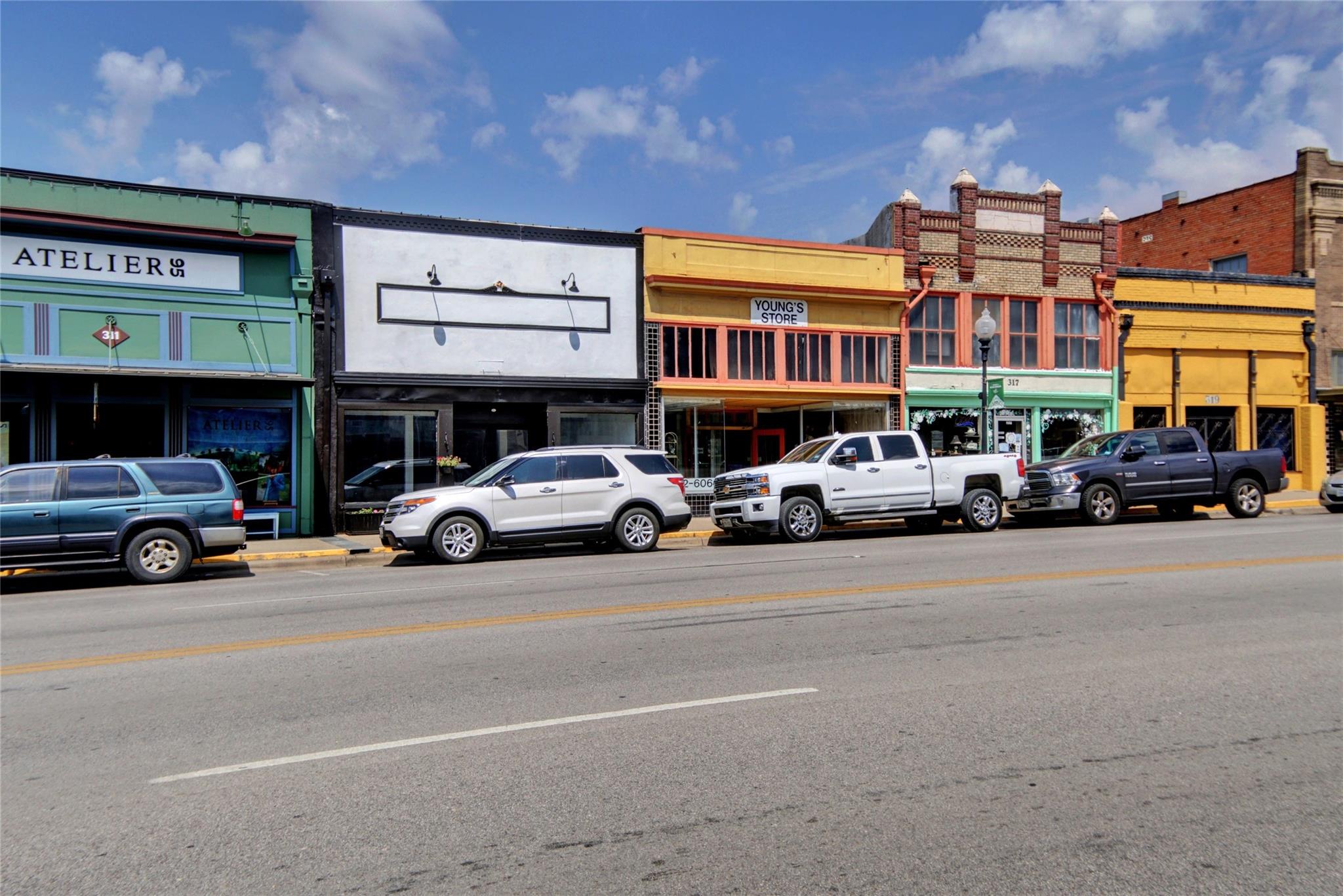 313 N Main ST