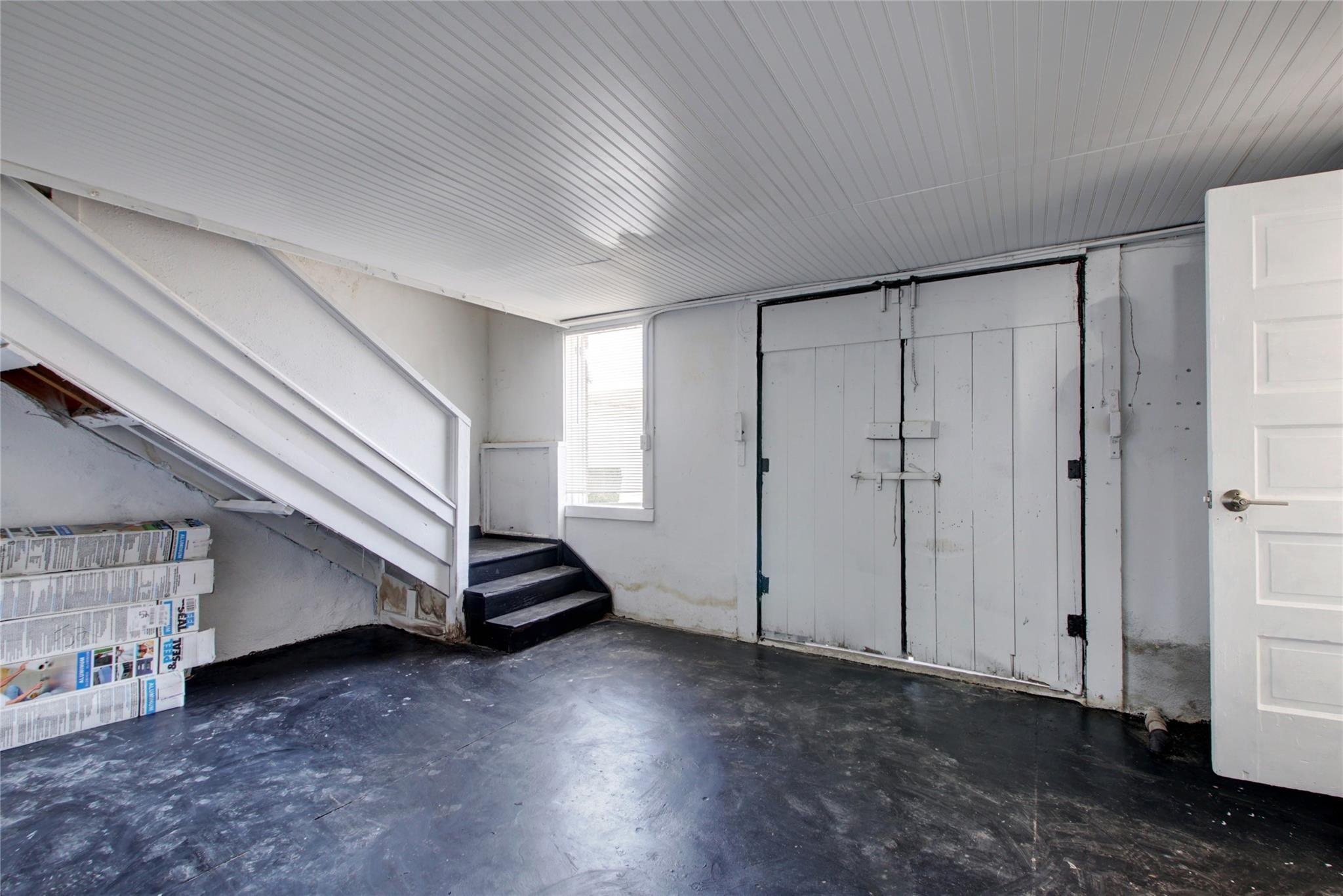 313 N Main ST