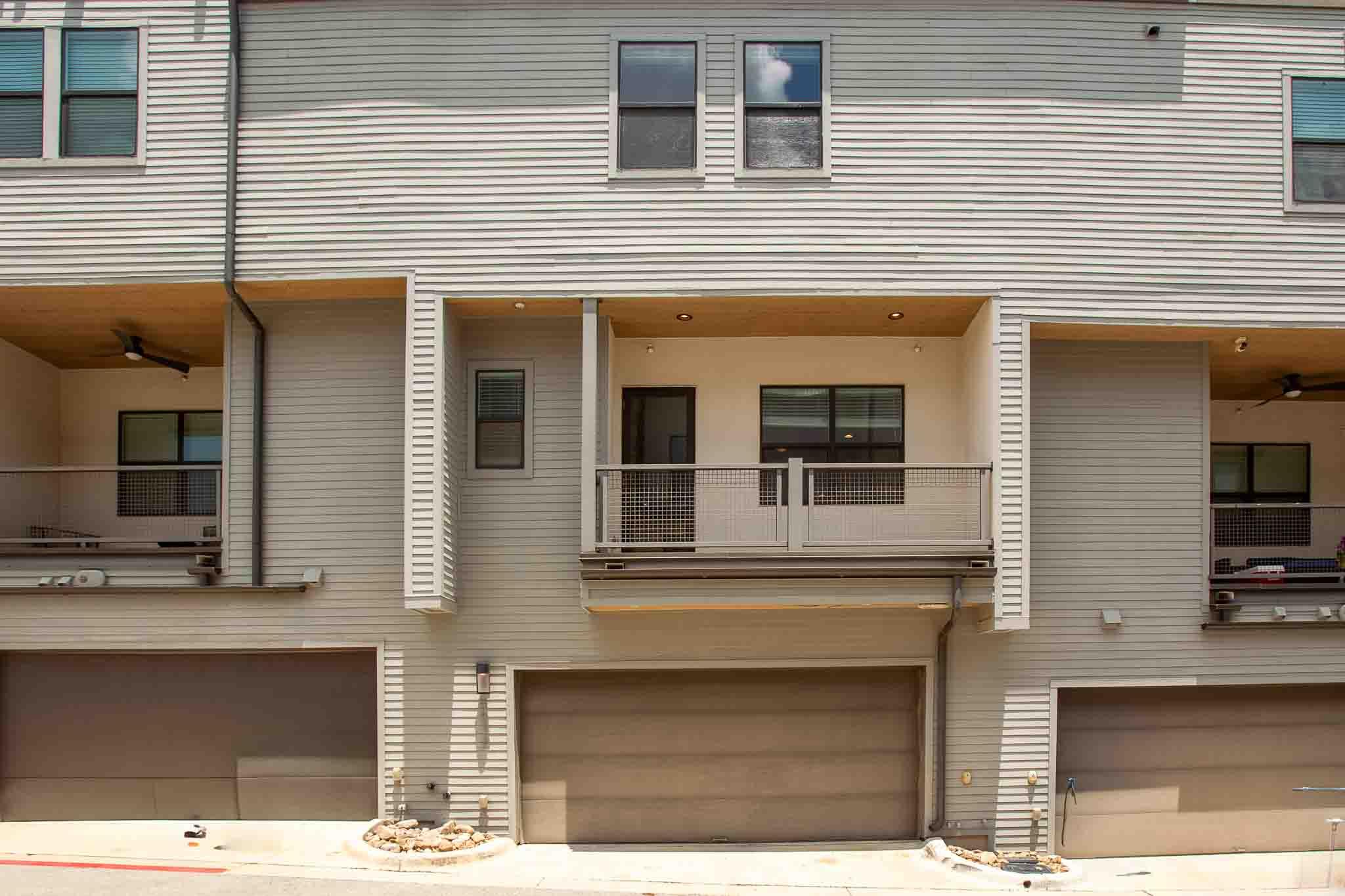 4412 Authentic DR # 206