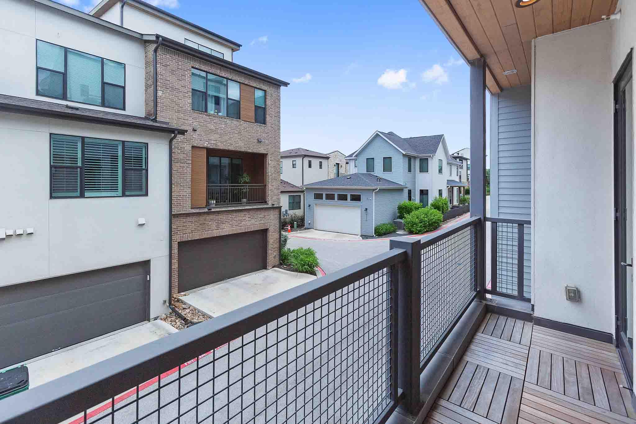 4412 Authentic DR # 206
