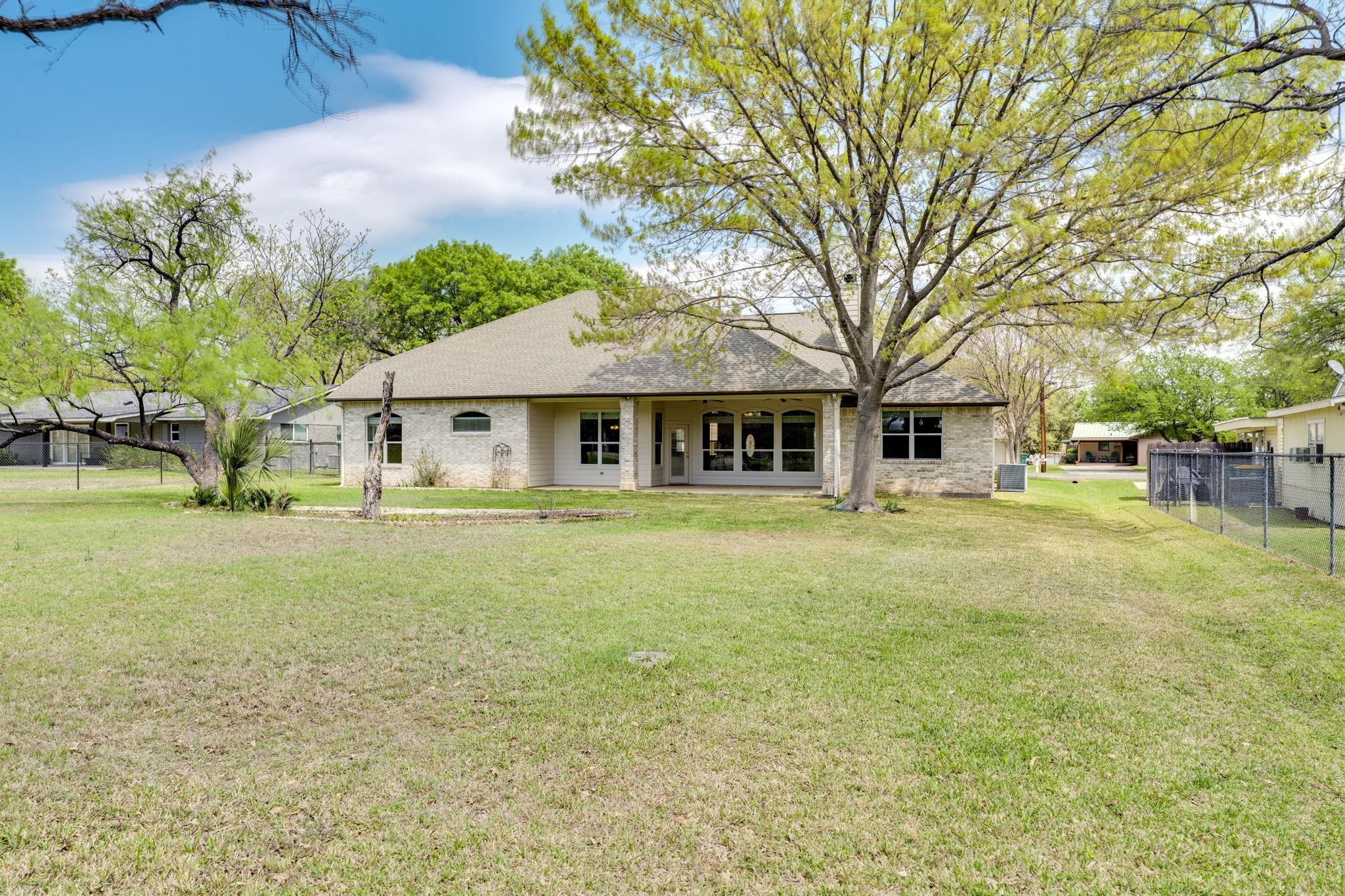 207 Flamingo CIR
