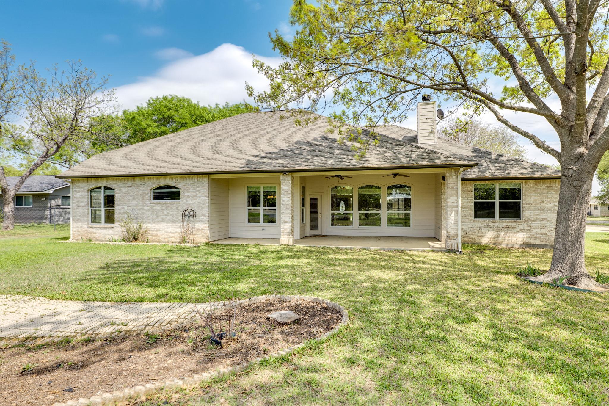 207 Flamingo CIR