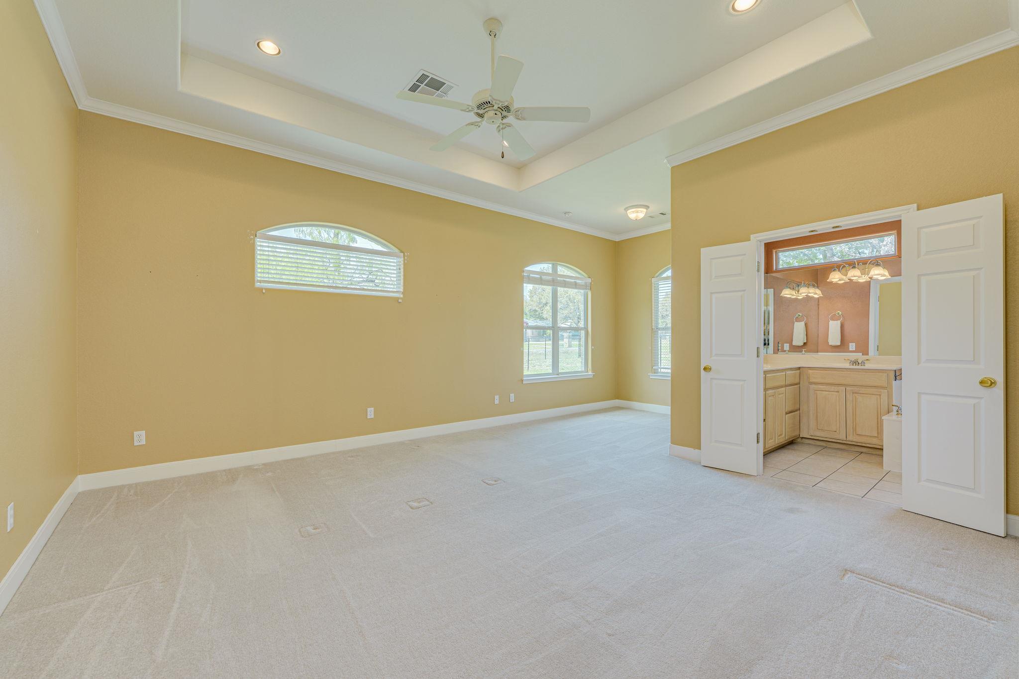 207 Flamingo CIR