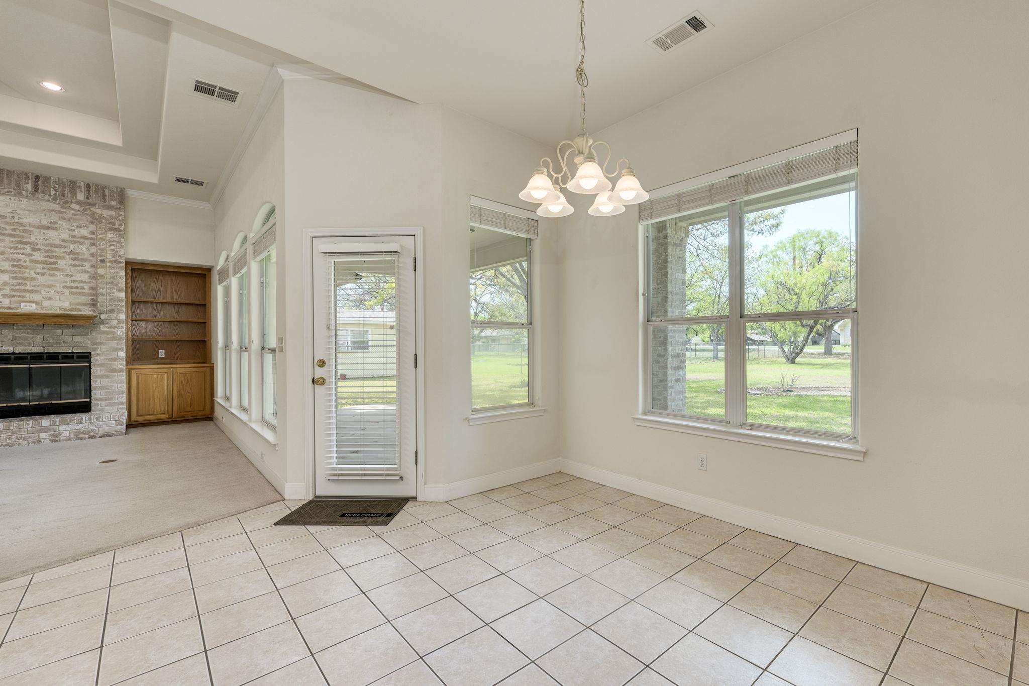 207 Flamingo CIR
