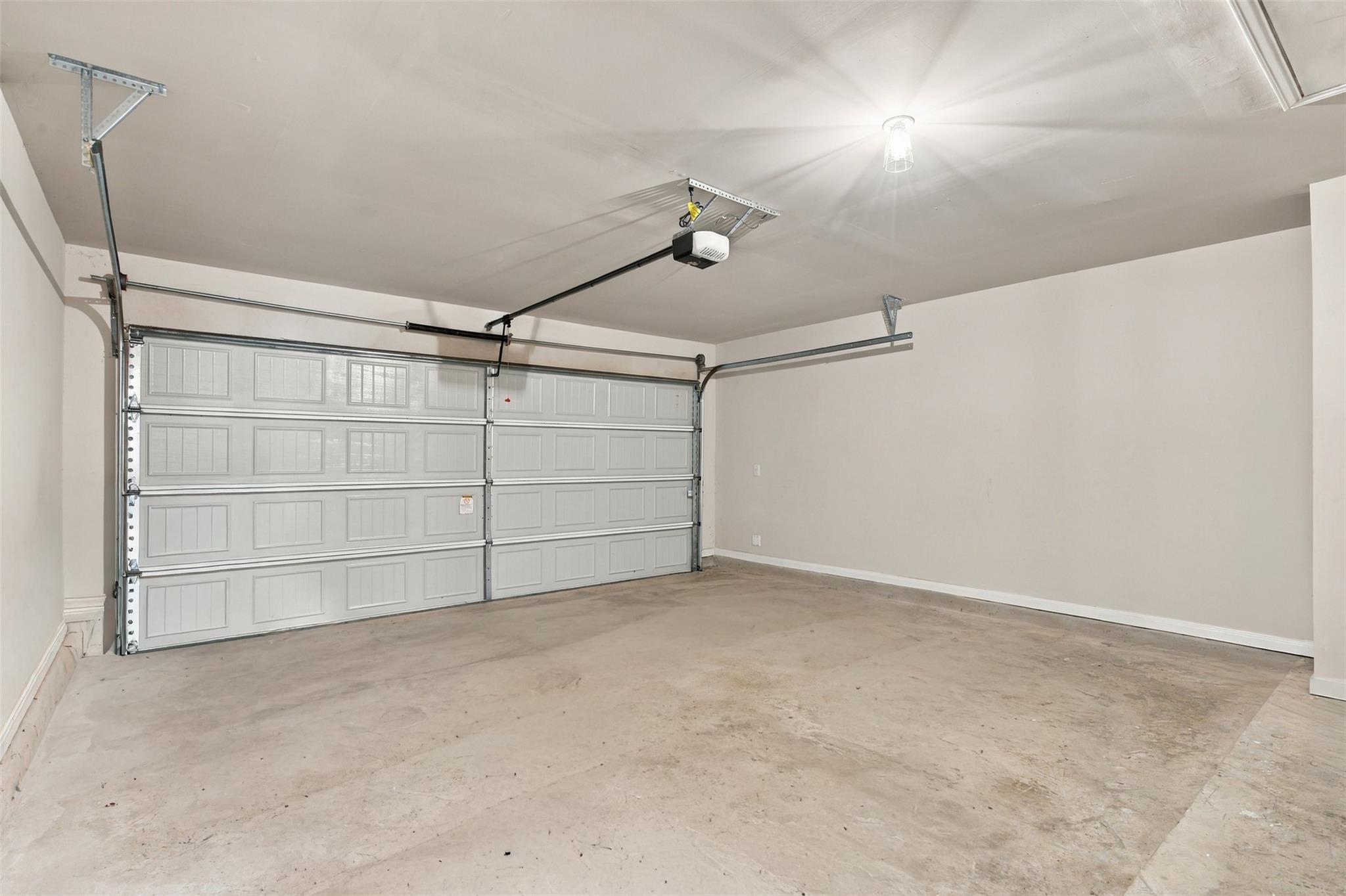808 Fallbrook DR