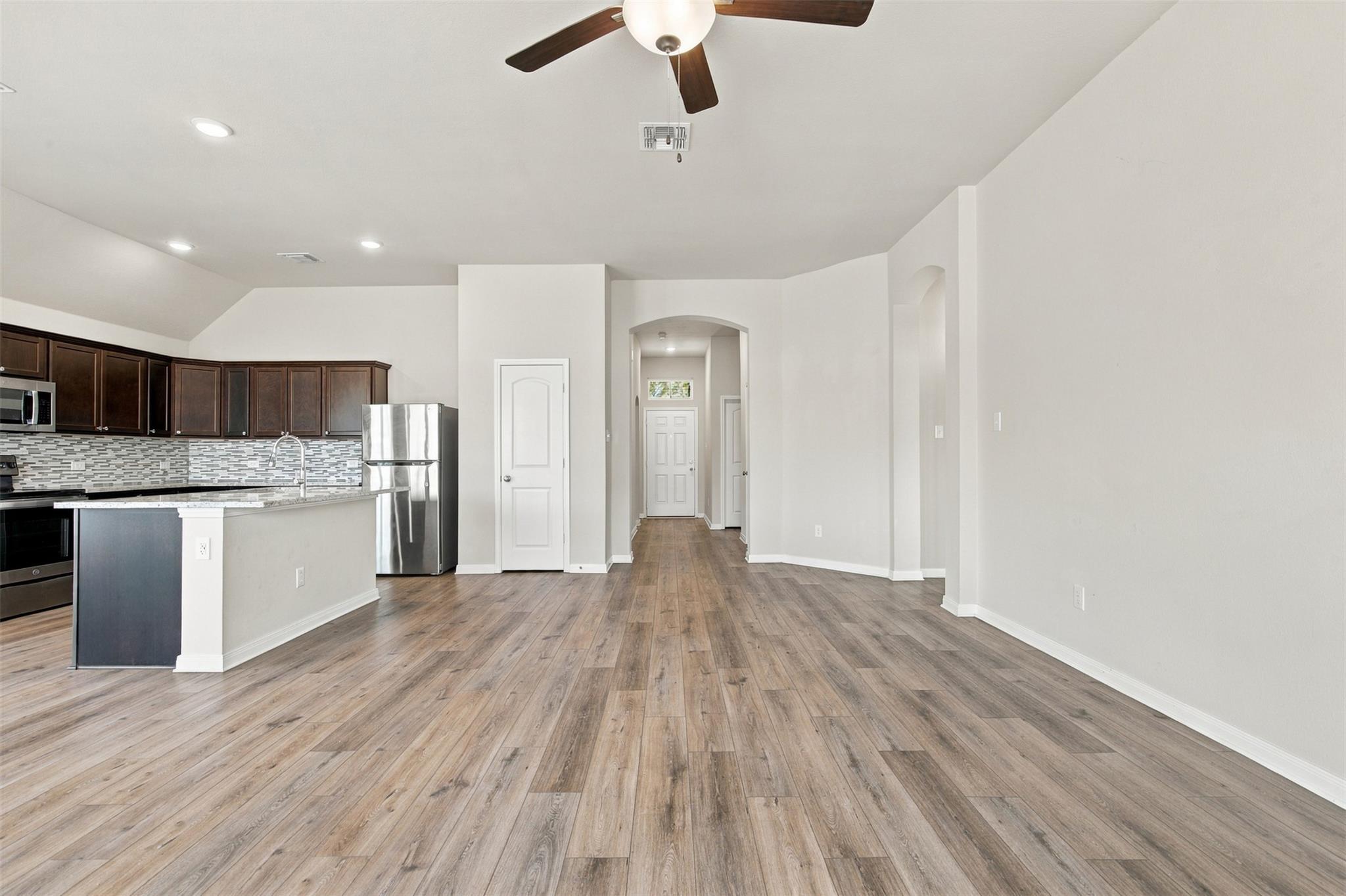 808 Fallbrook DR