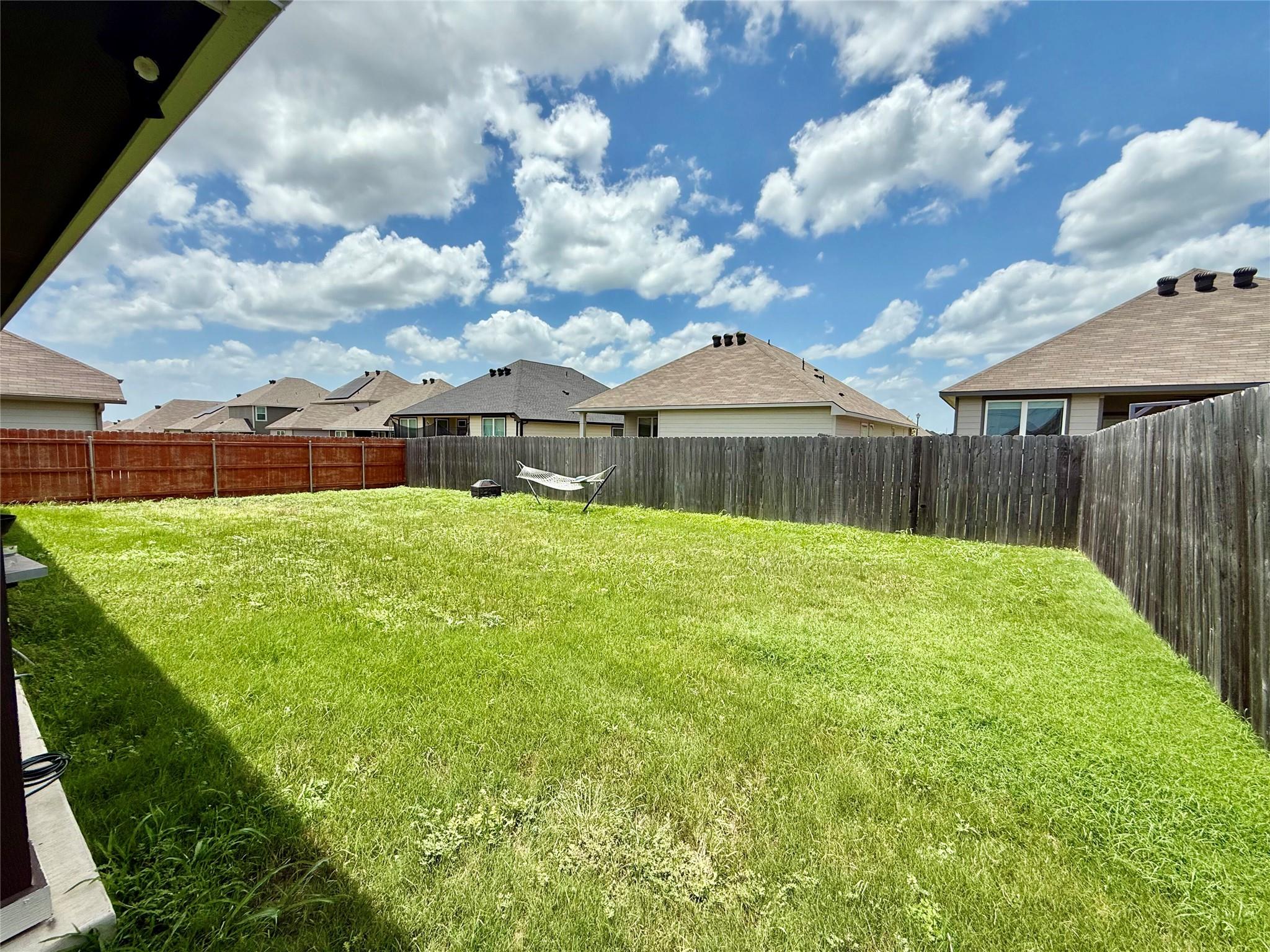 808 Fallbrook DR