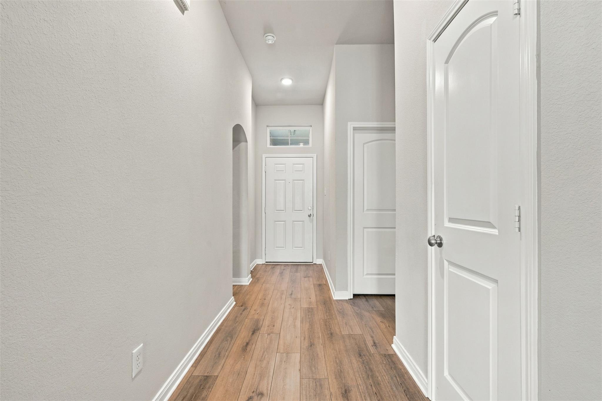 808 Fallbrook DR