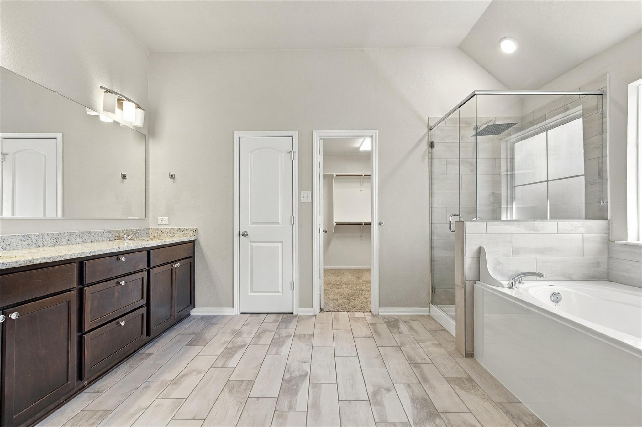 808 Fallbrook DR