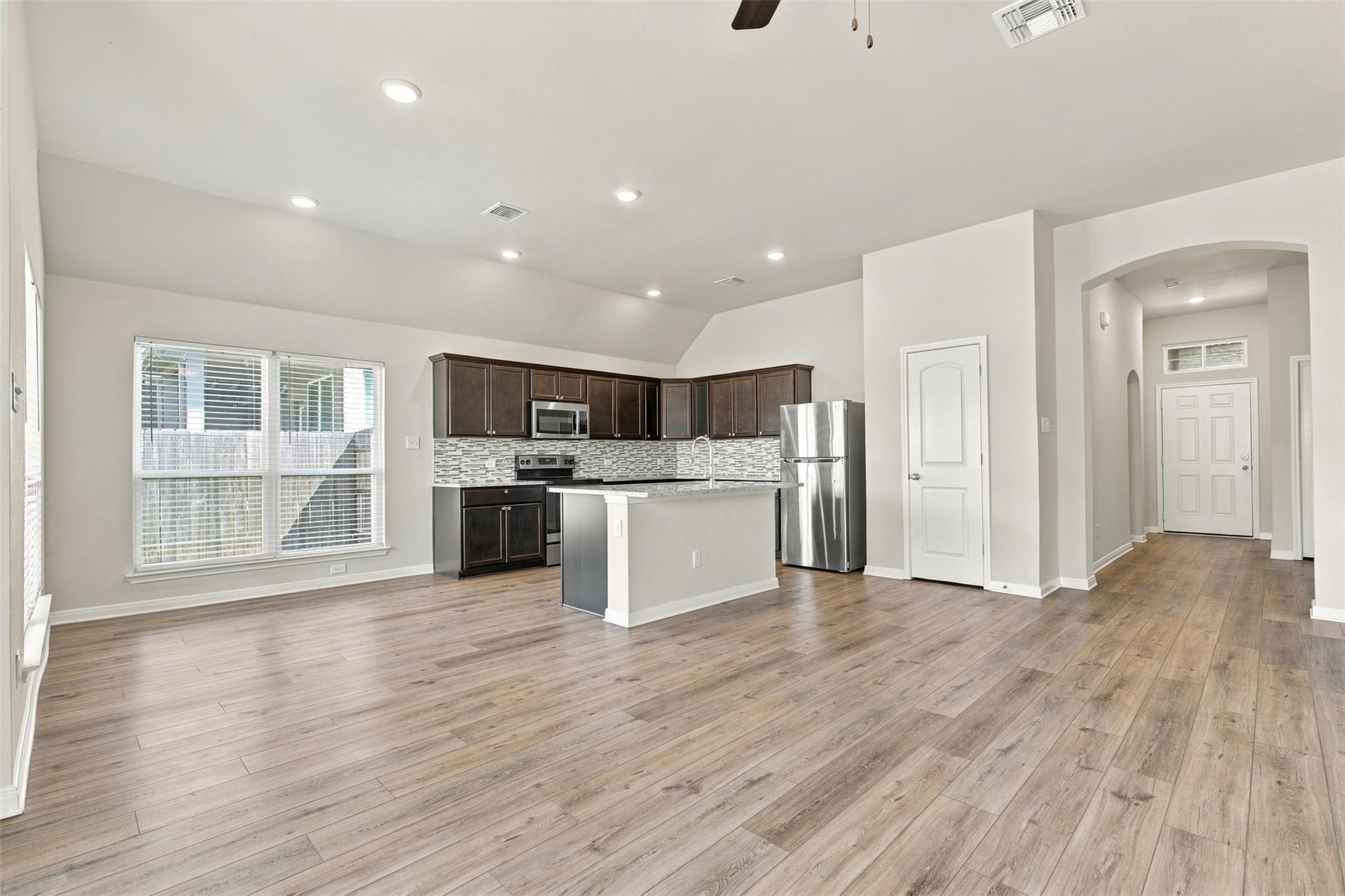 808 Fallbrook DR