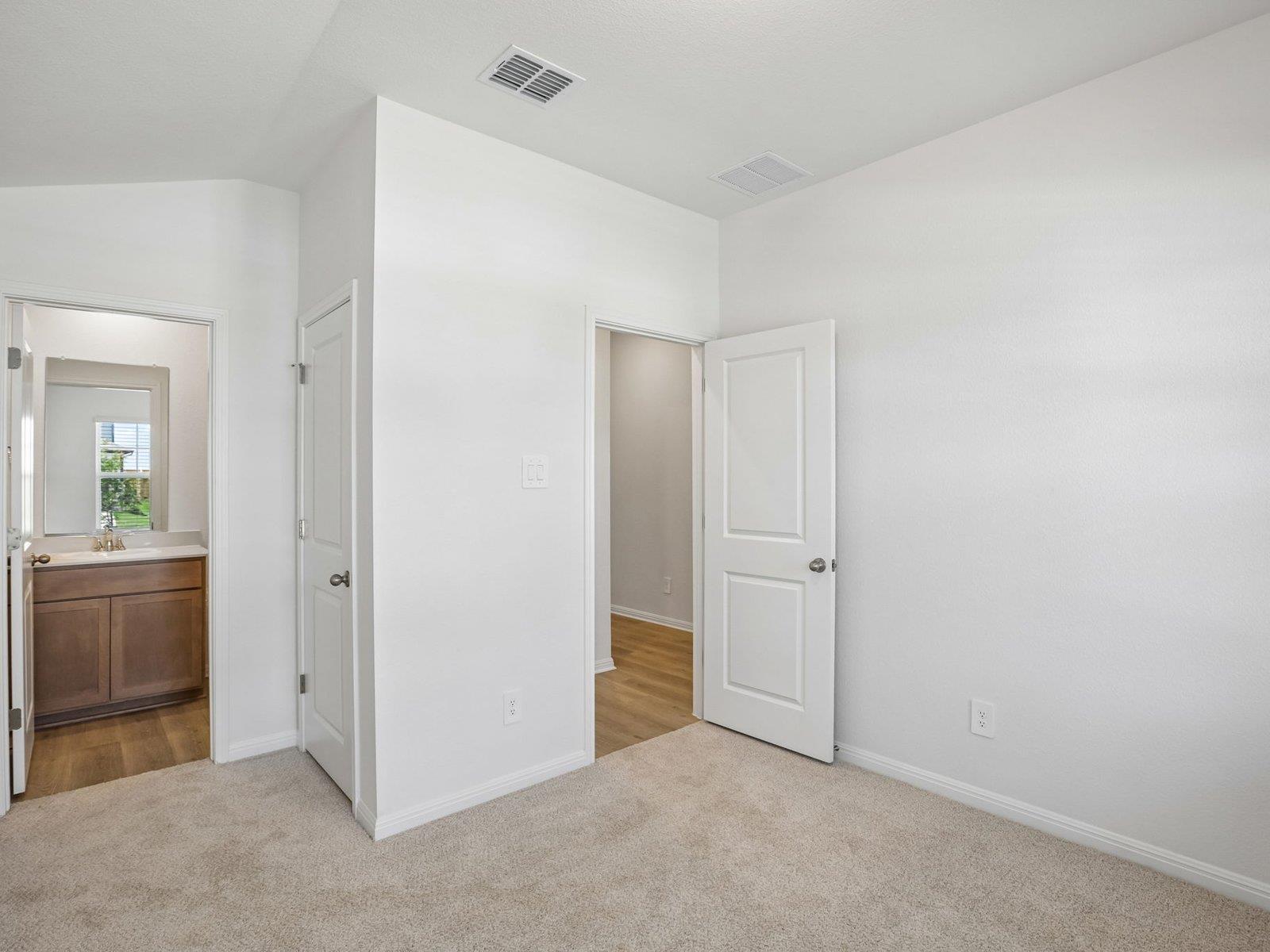 132 Woodbrook DR