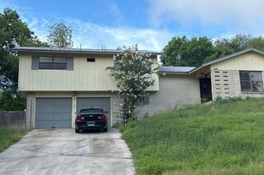 606 Barchester Drive