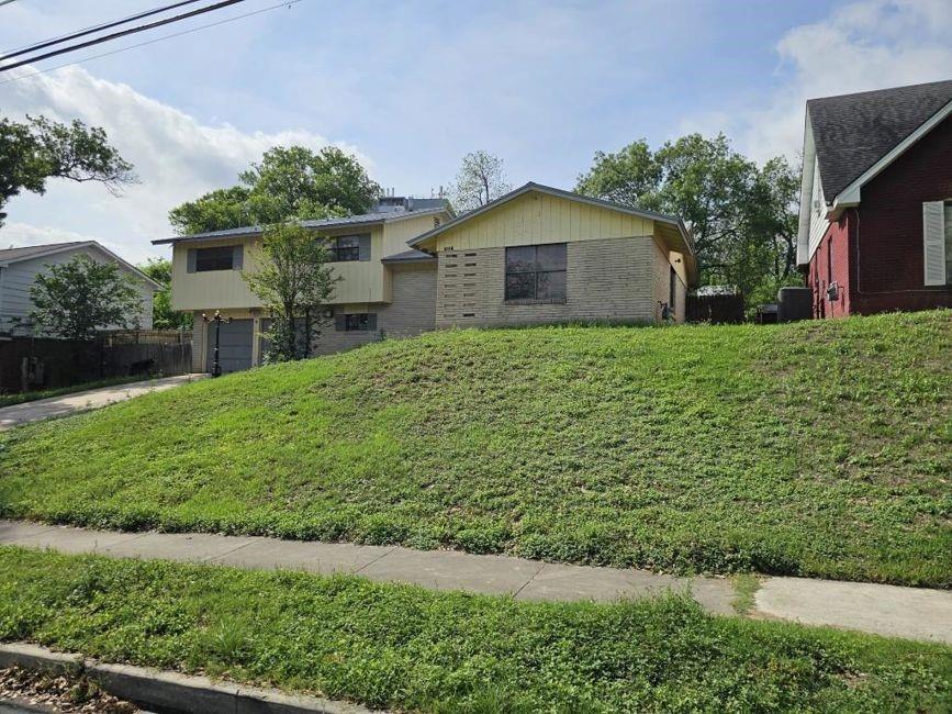606 Barchester Drive