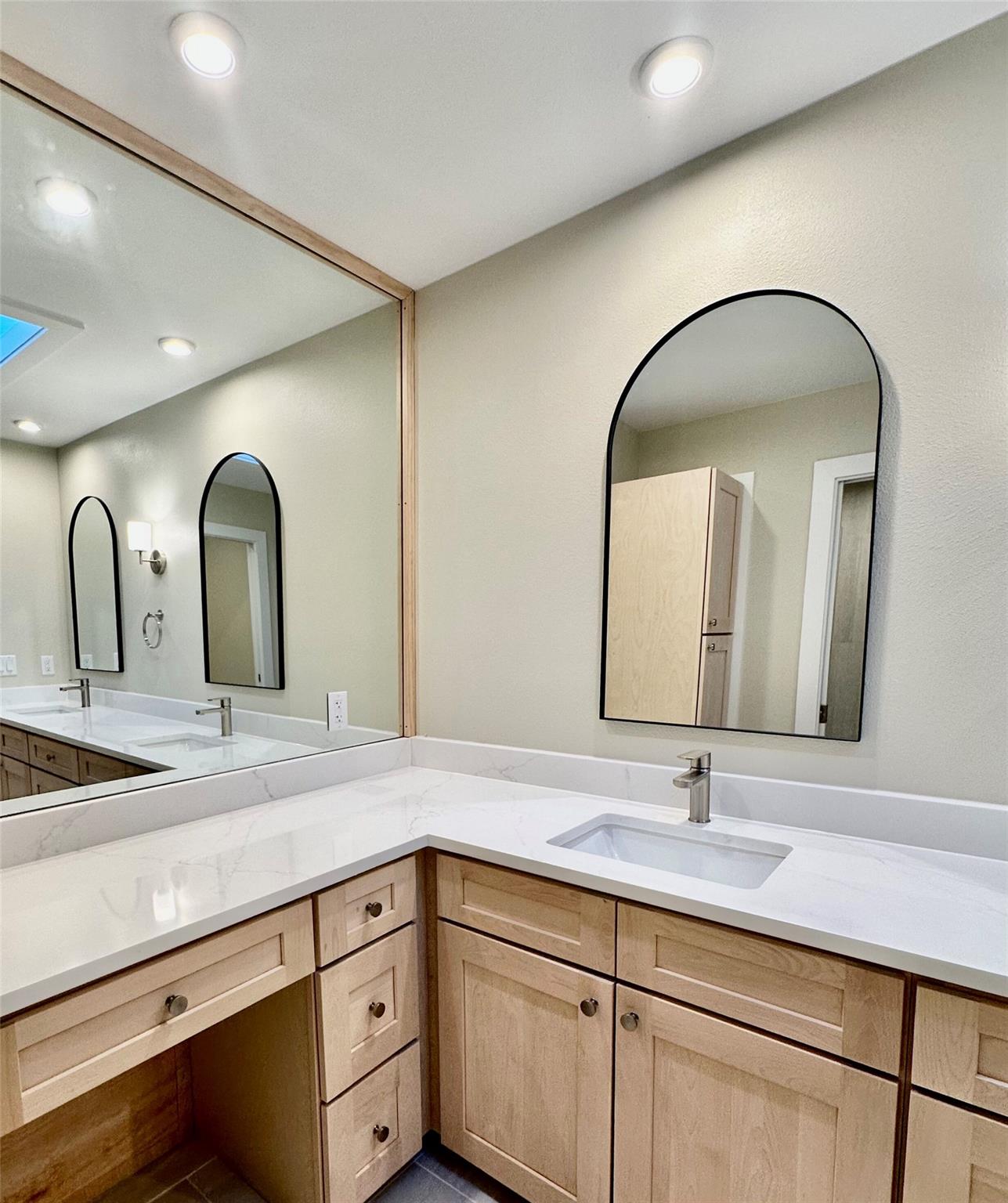 8111 Middle CT