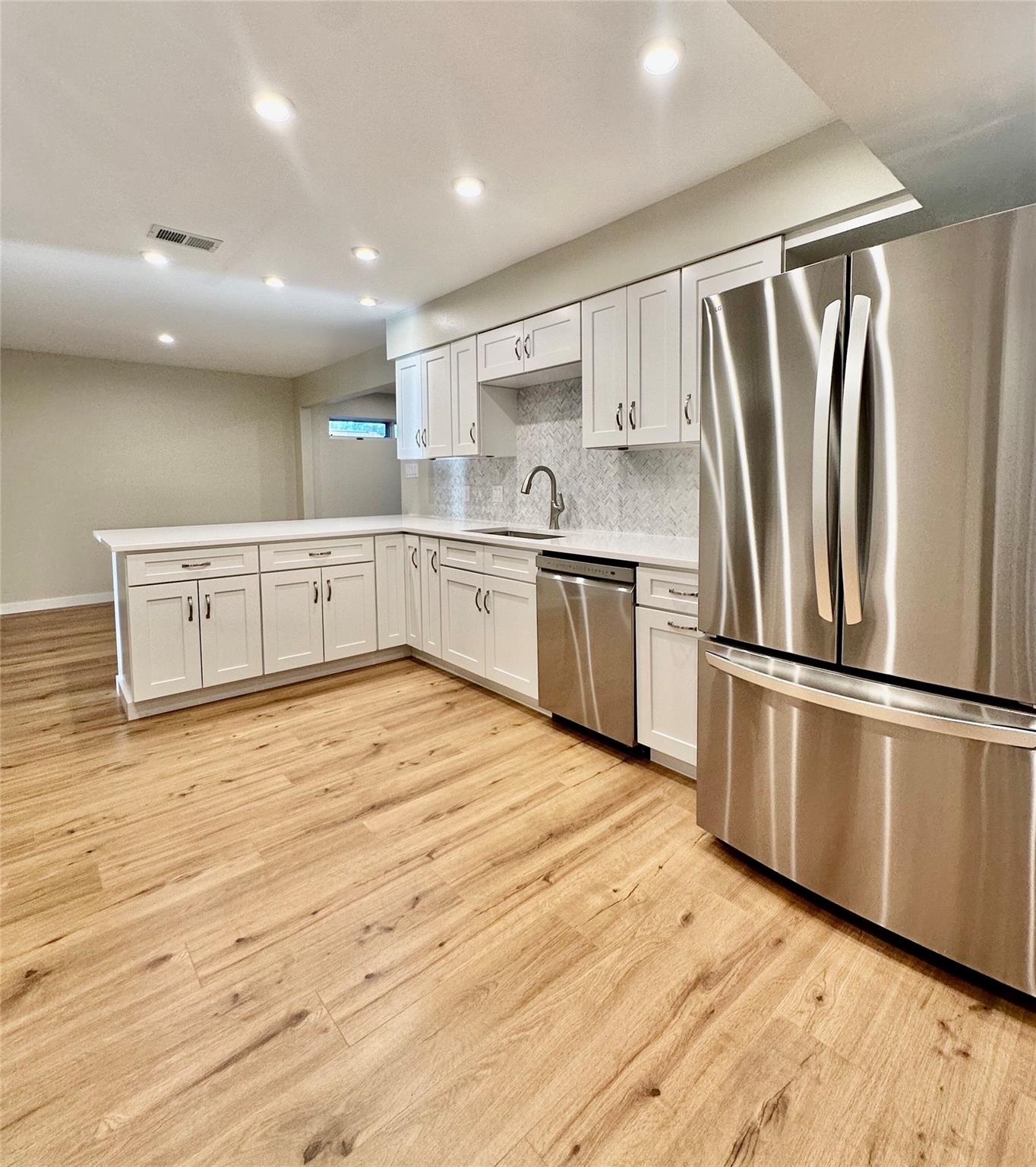 8111 Middle CT