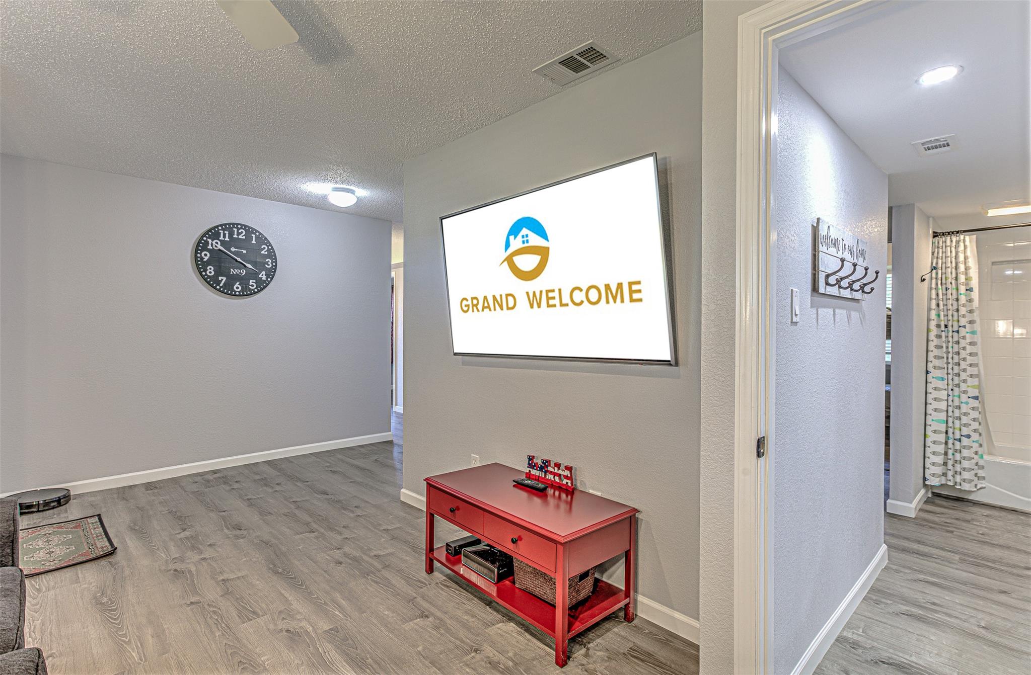 208 Riverside DR