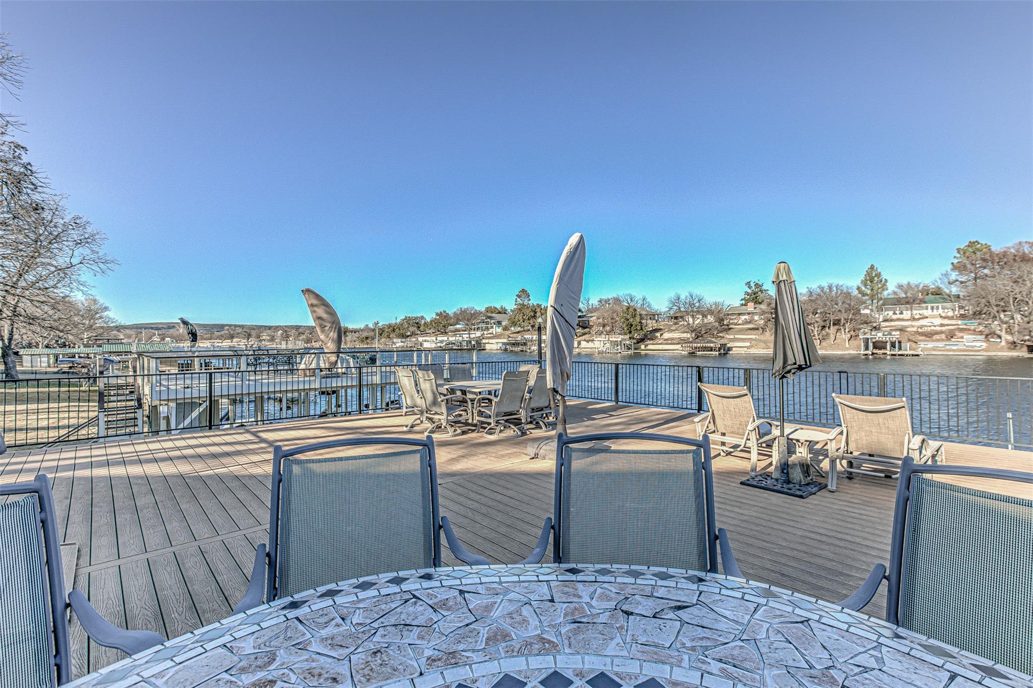 208 Riverside DR