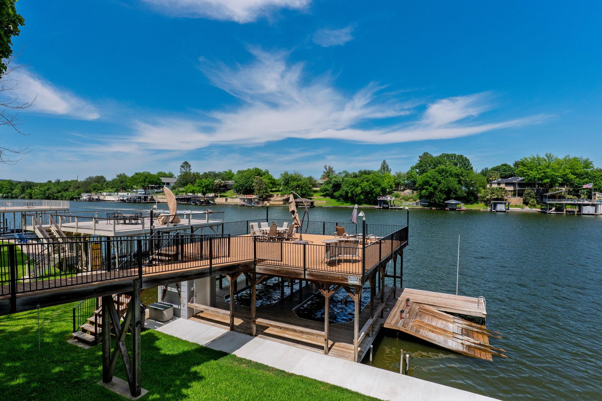 208 Riverside DR