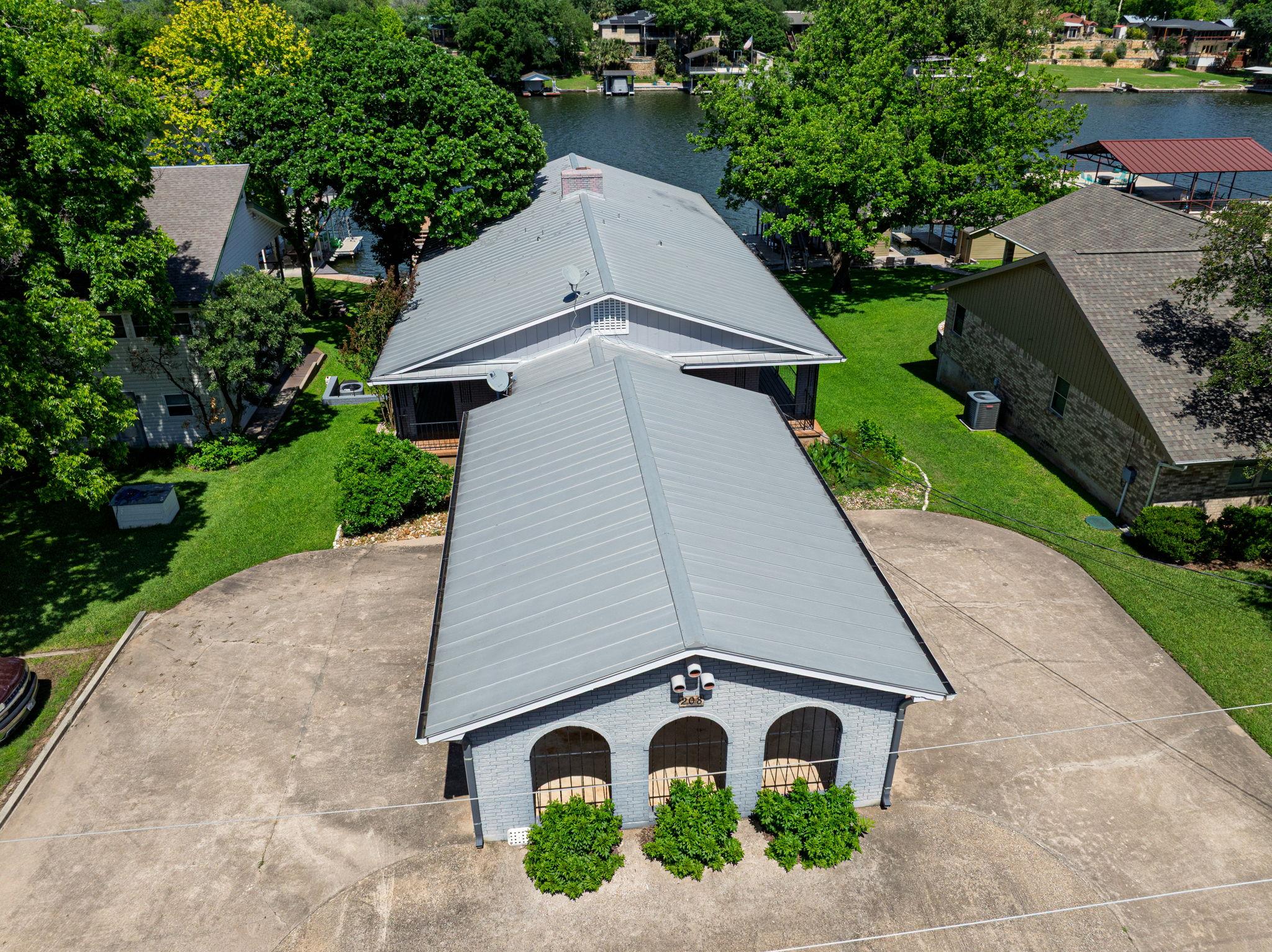 208 Riverside DR