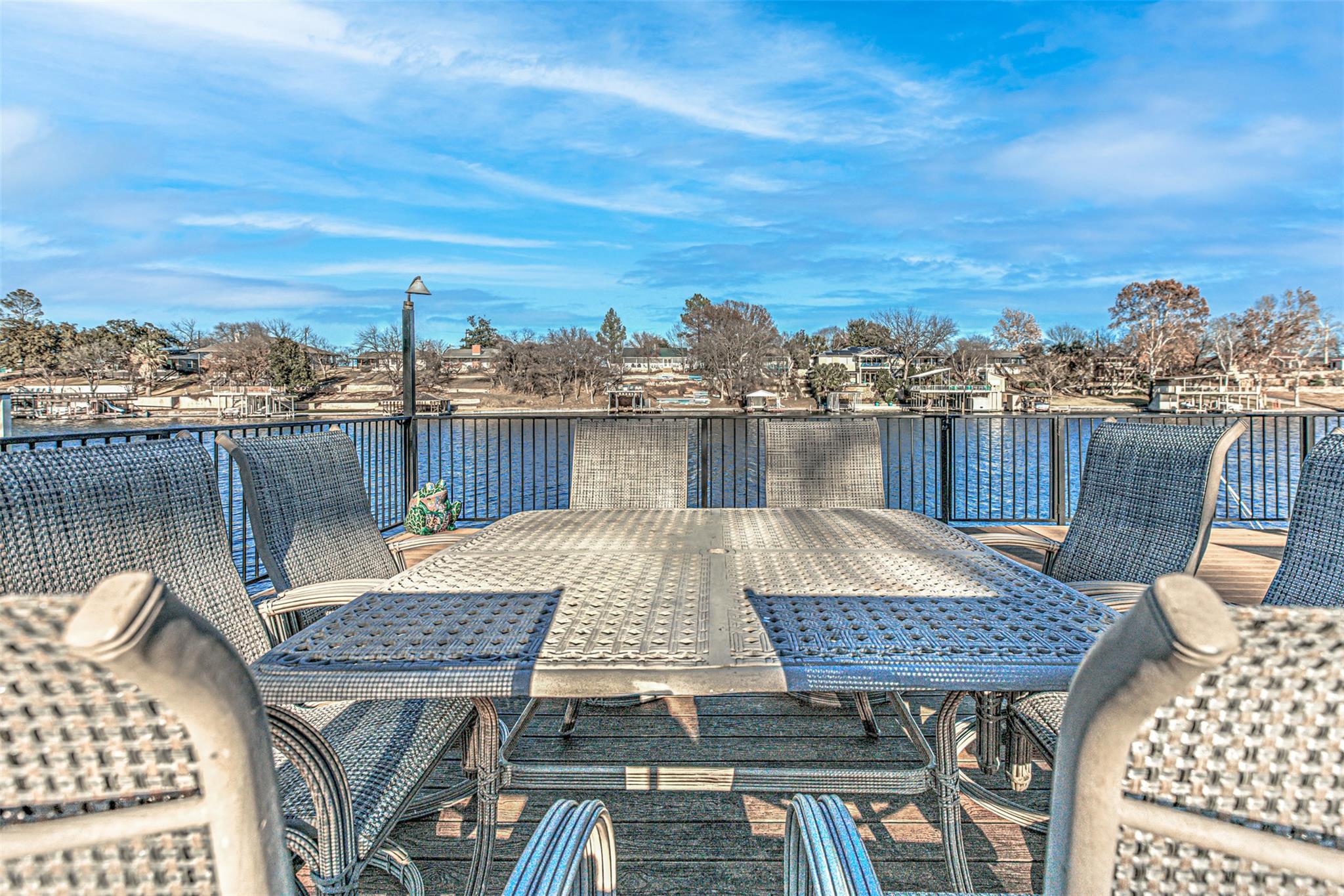 208 Riverside DR