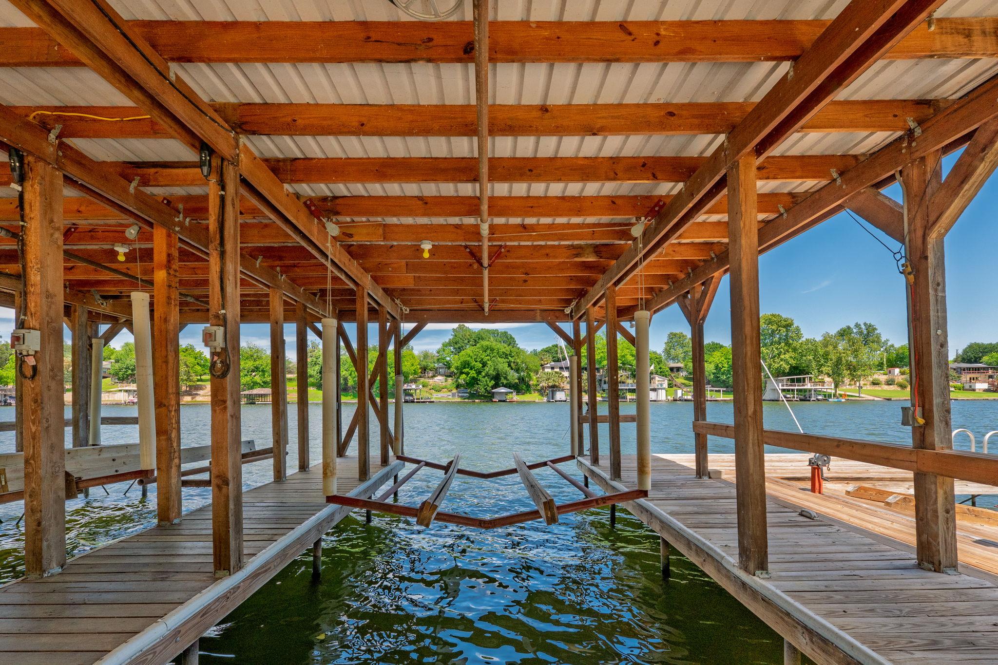 208 Riverside DR