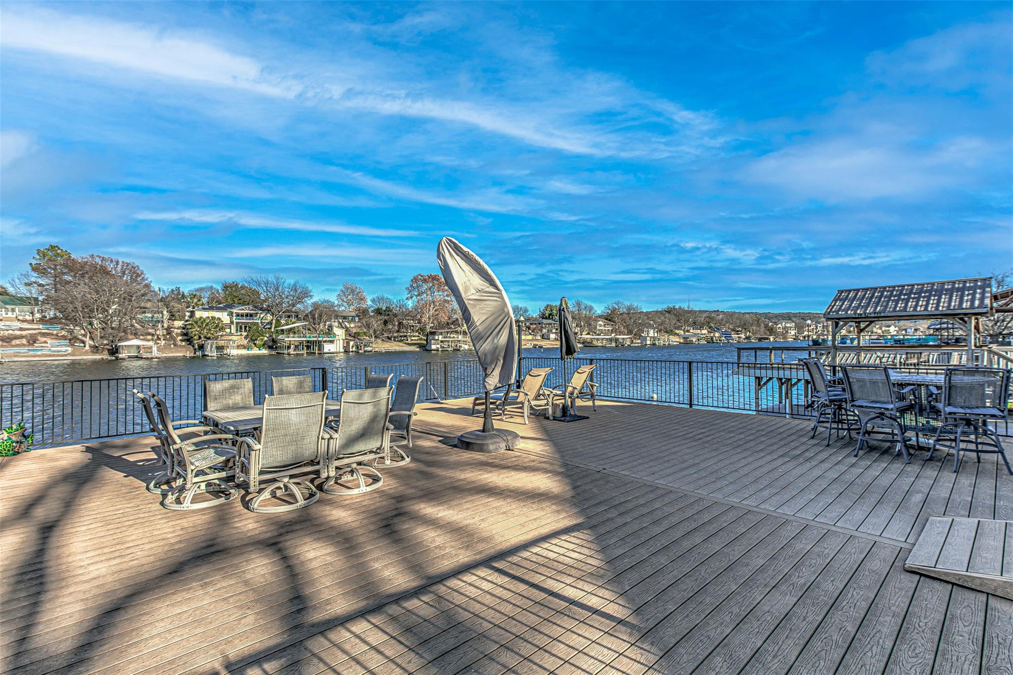 208 Riverside DR