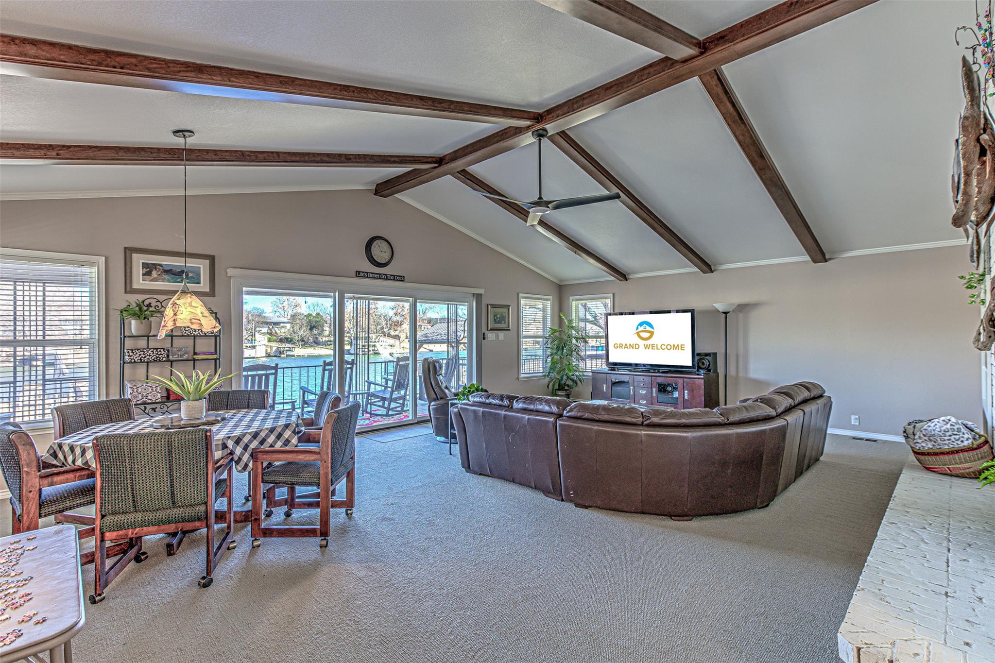 208 Riverside DR
