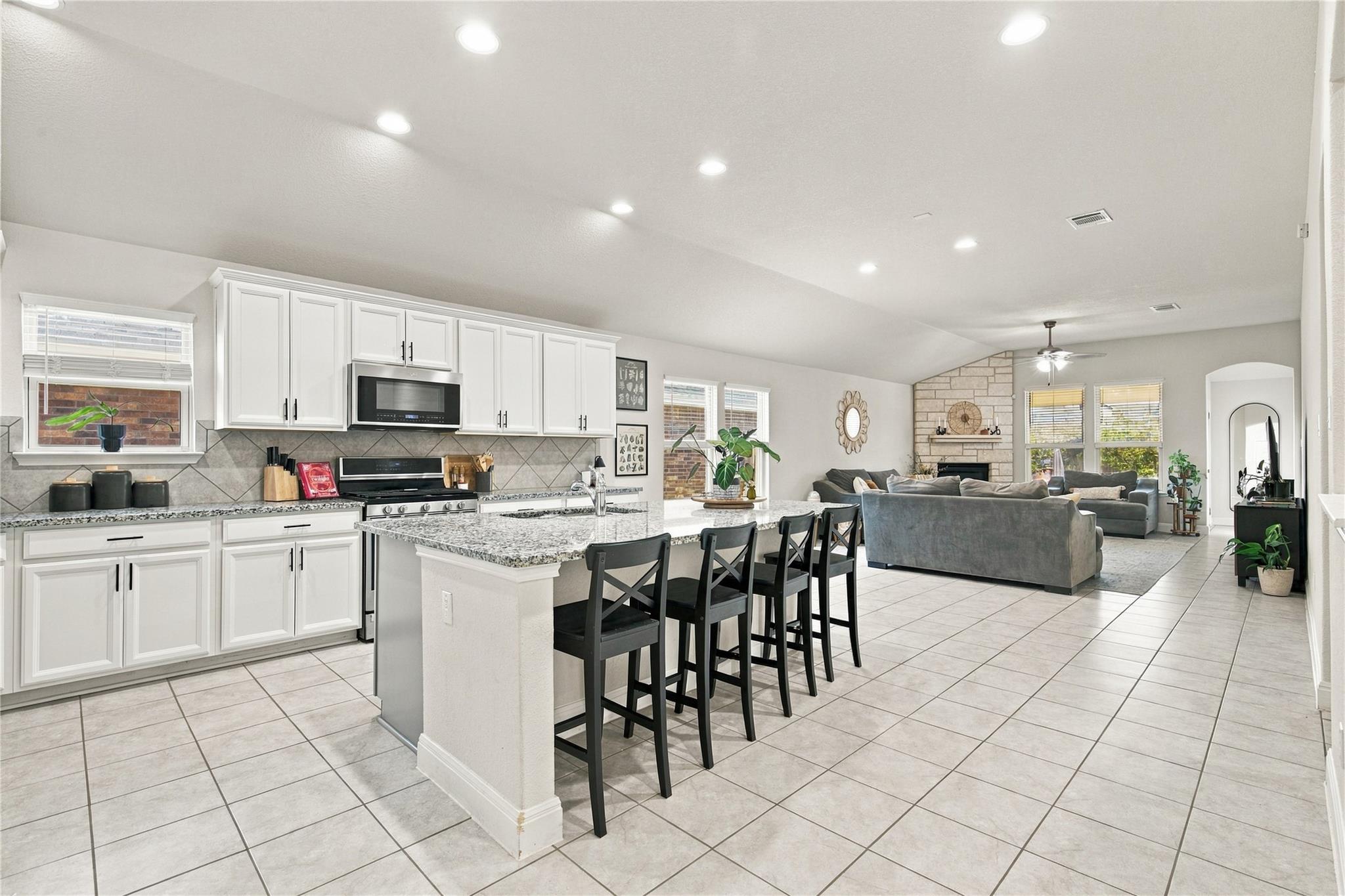 6025 Gimignano PL